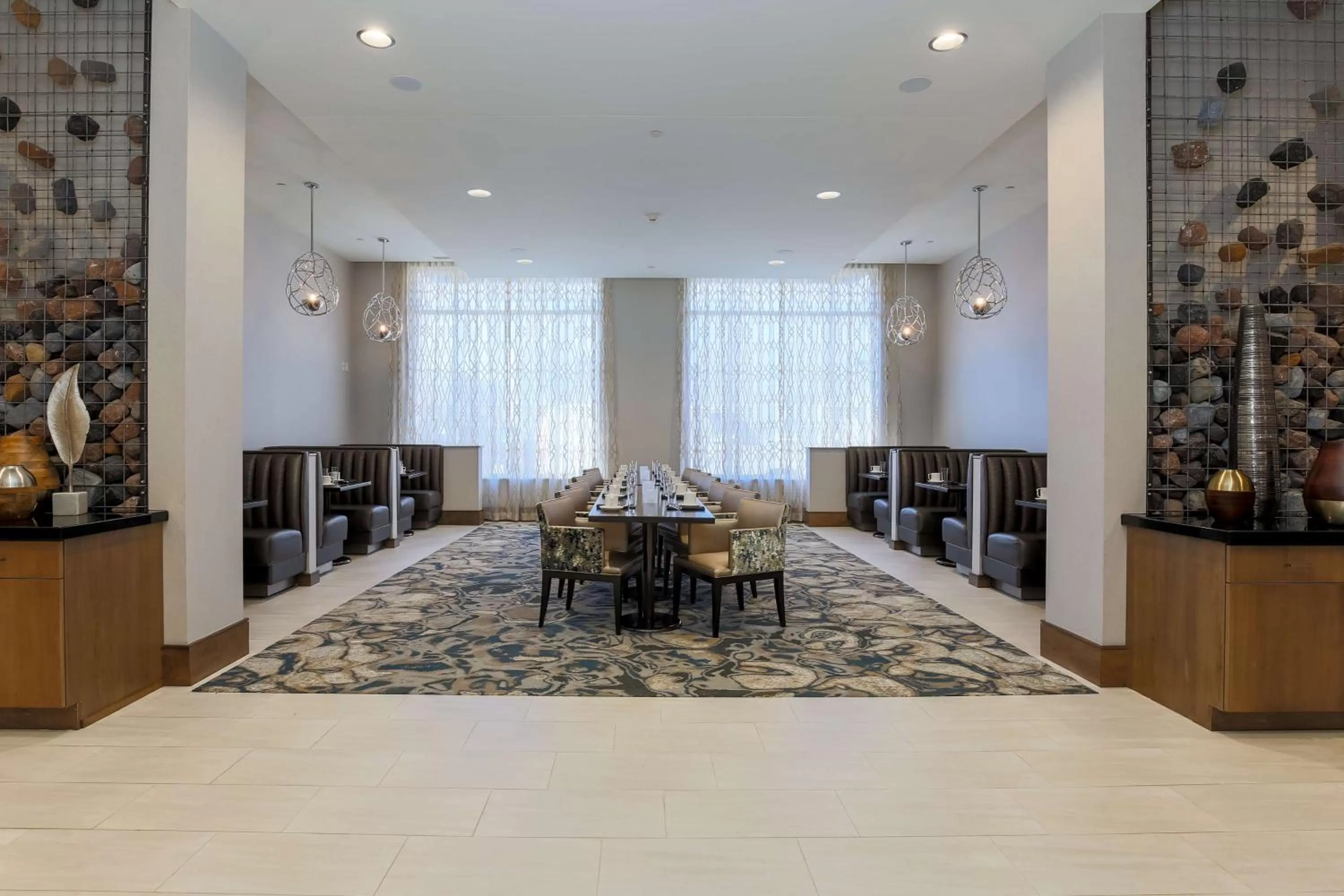 Restaurant/places to eat in DoubleTree by Hilton Evansville