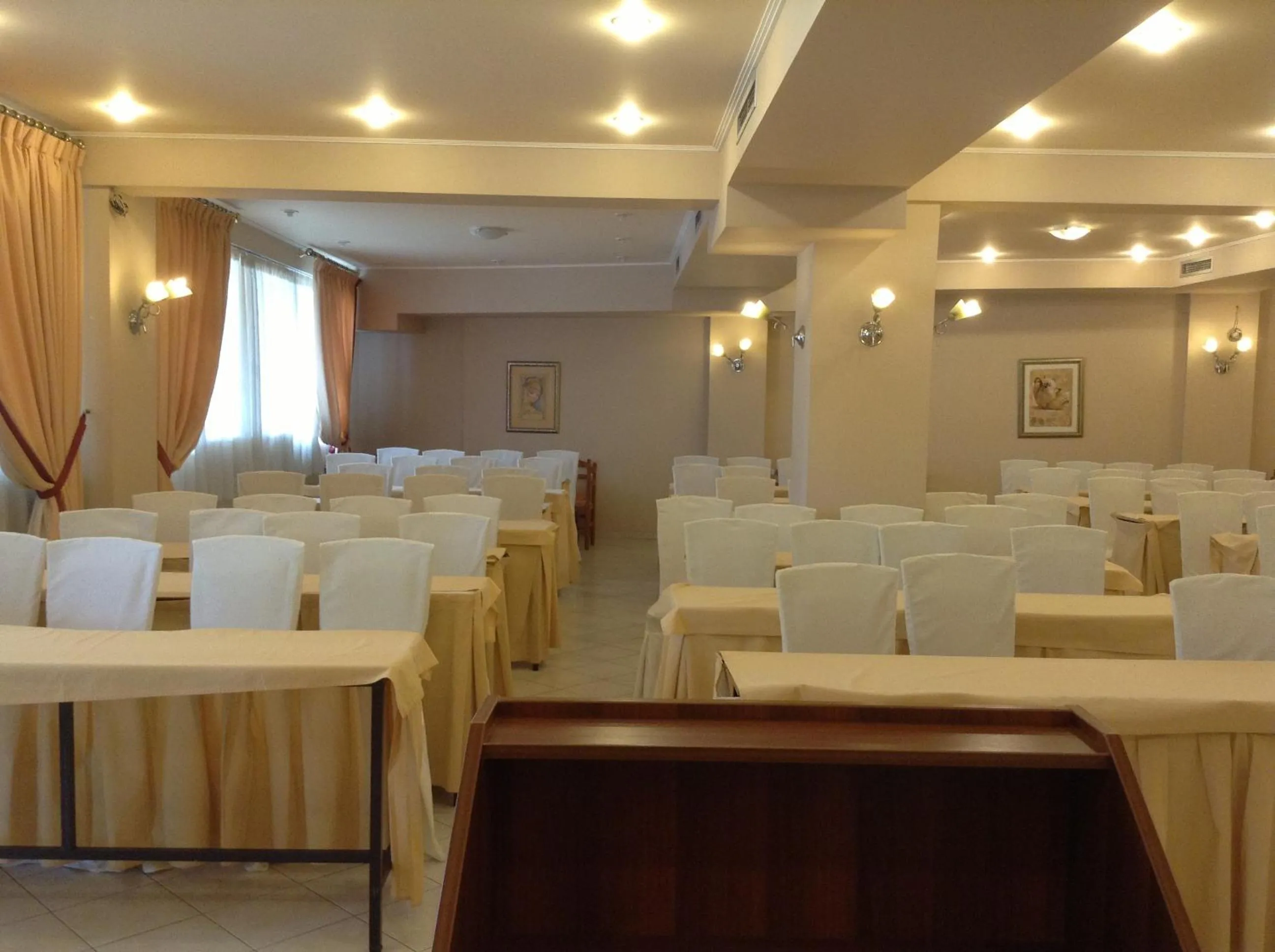 Business facilities in Hotel Orfeas