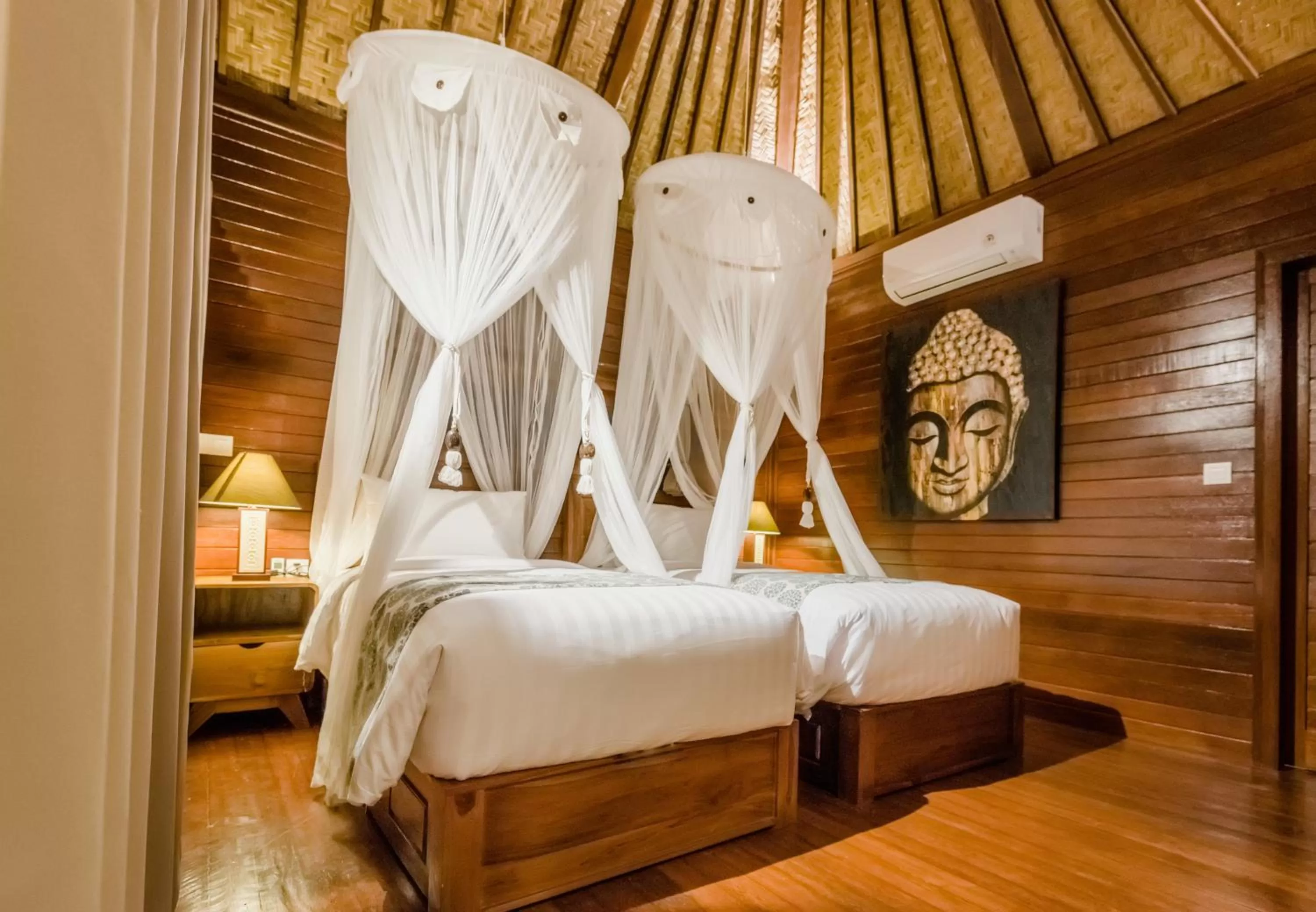 Bed in Mamamia Island Villa