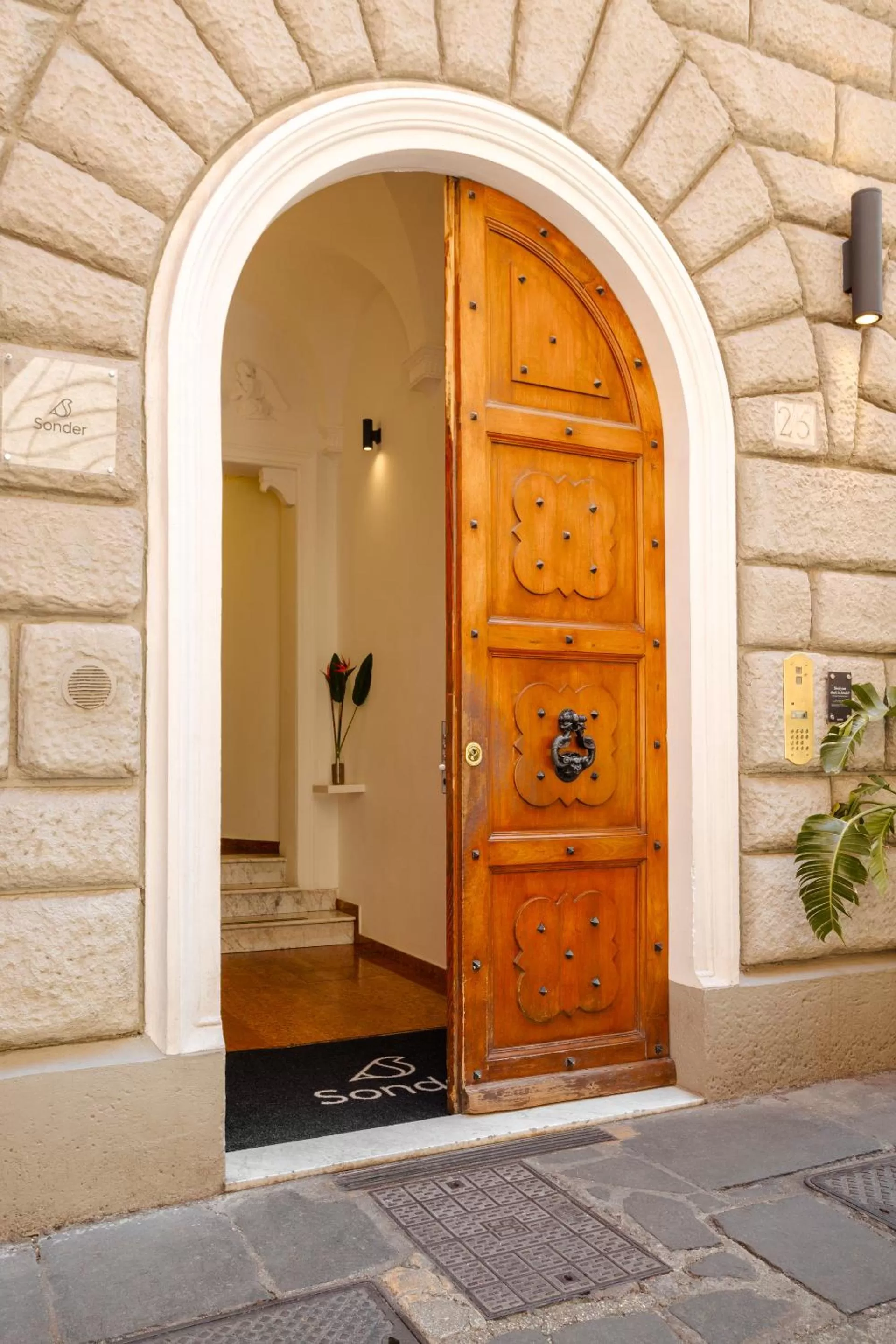 Facade/Entrance in Sonder Fontana Di Trevi