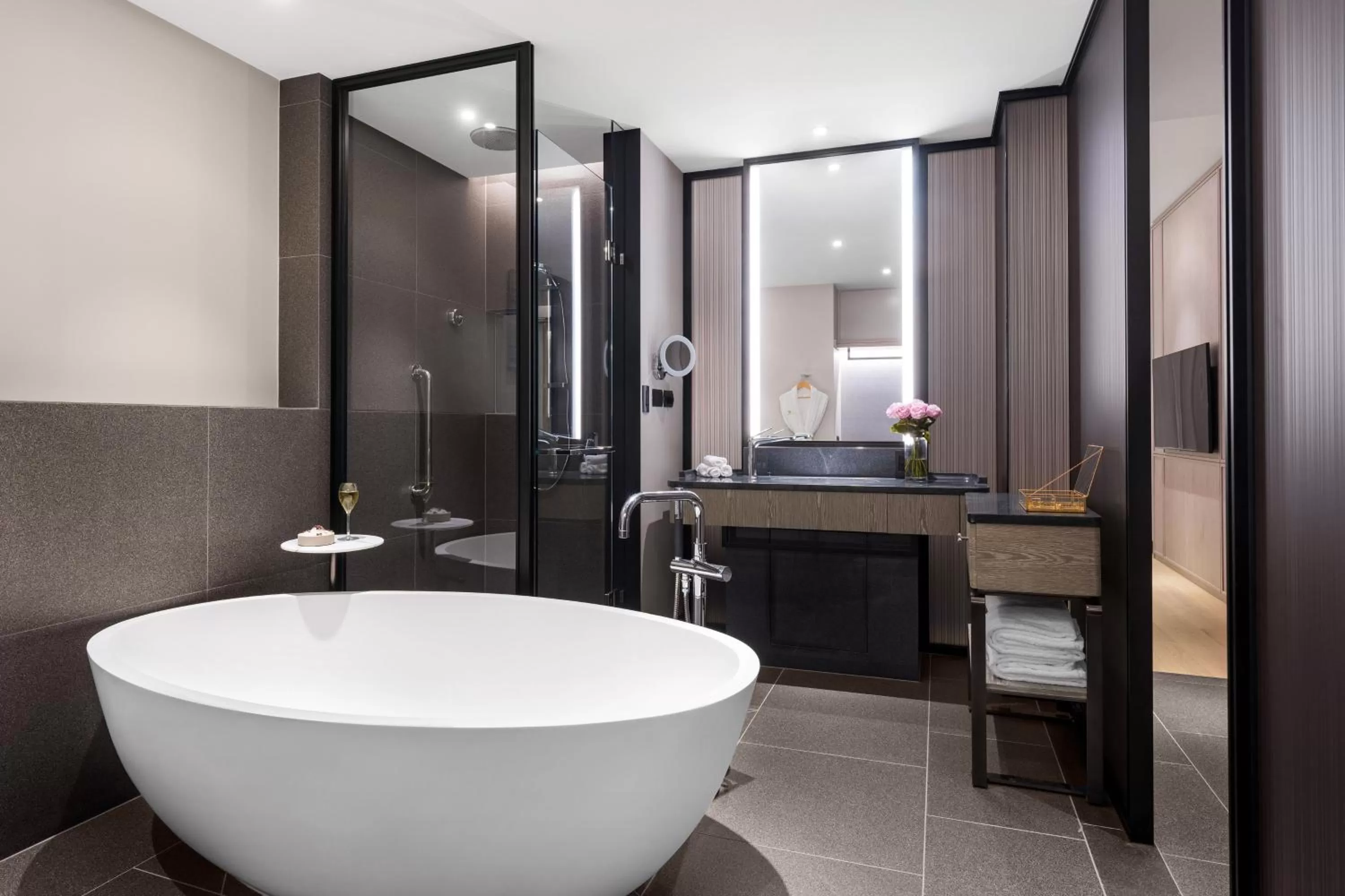 Shower in The Langham, Gold Coast and Jewel Residences