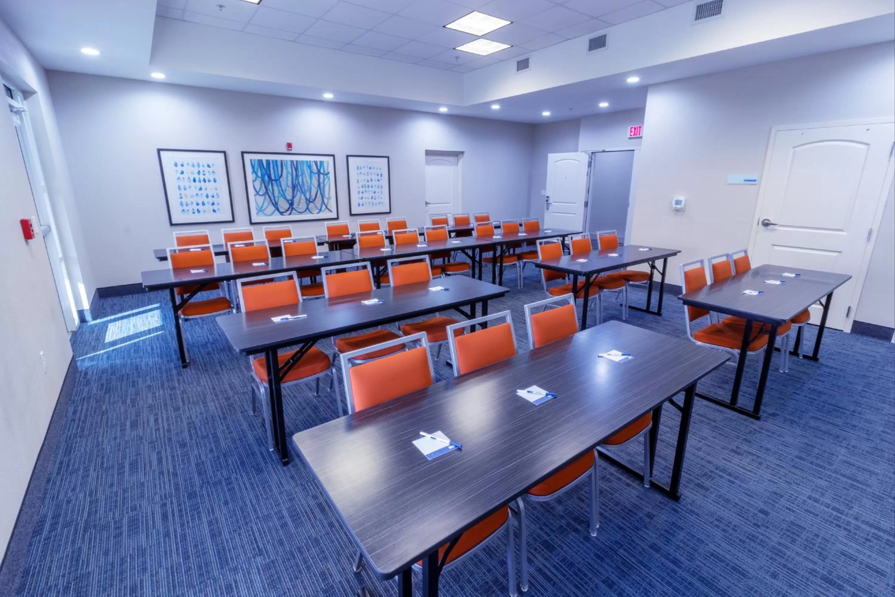 Meeting/conference room in Holiday Inn Express Hotel & Suites Crestview South I-10 by IHG