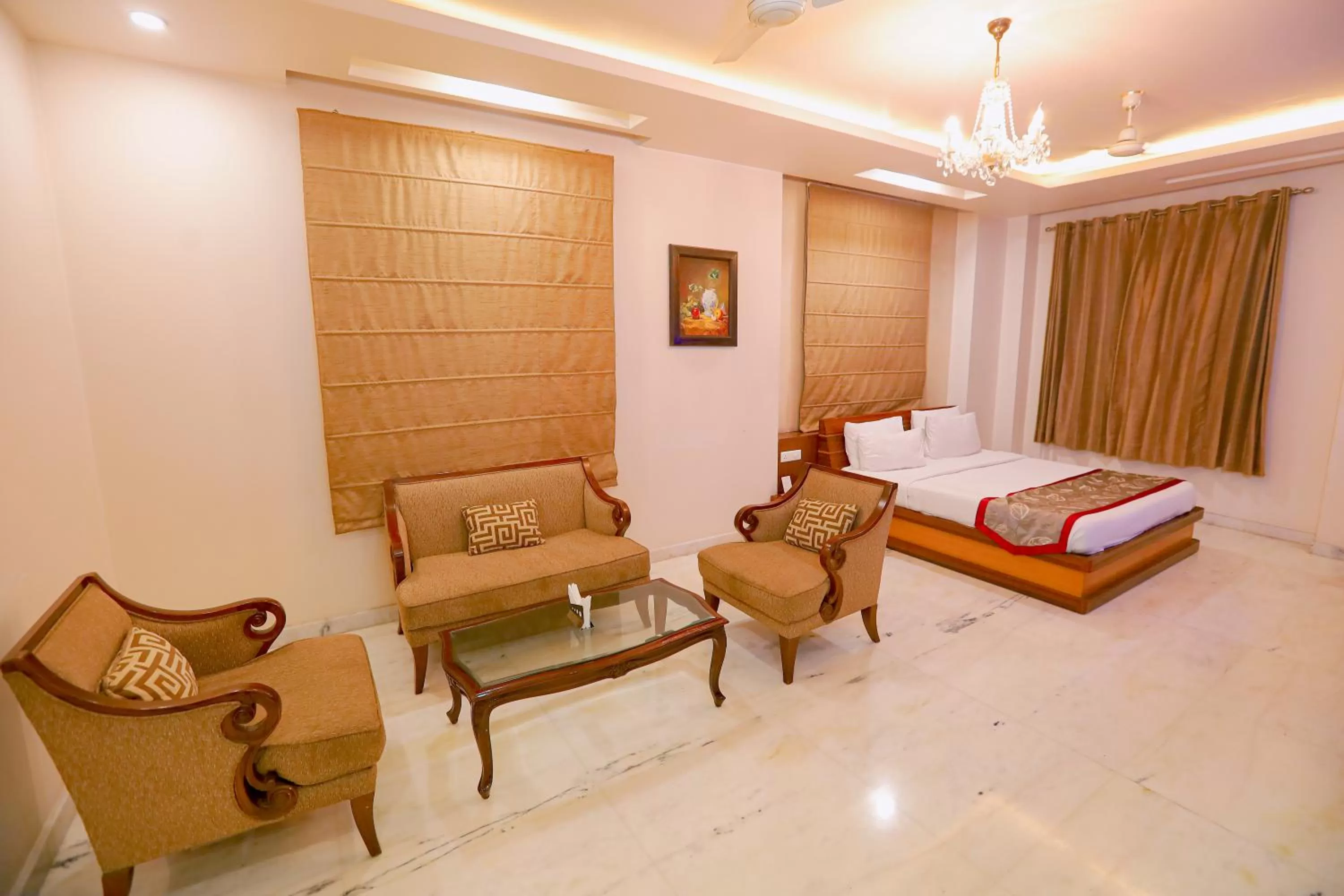 Bedroom, Bed in Hotel Leela Grande