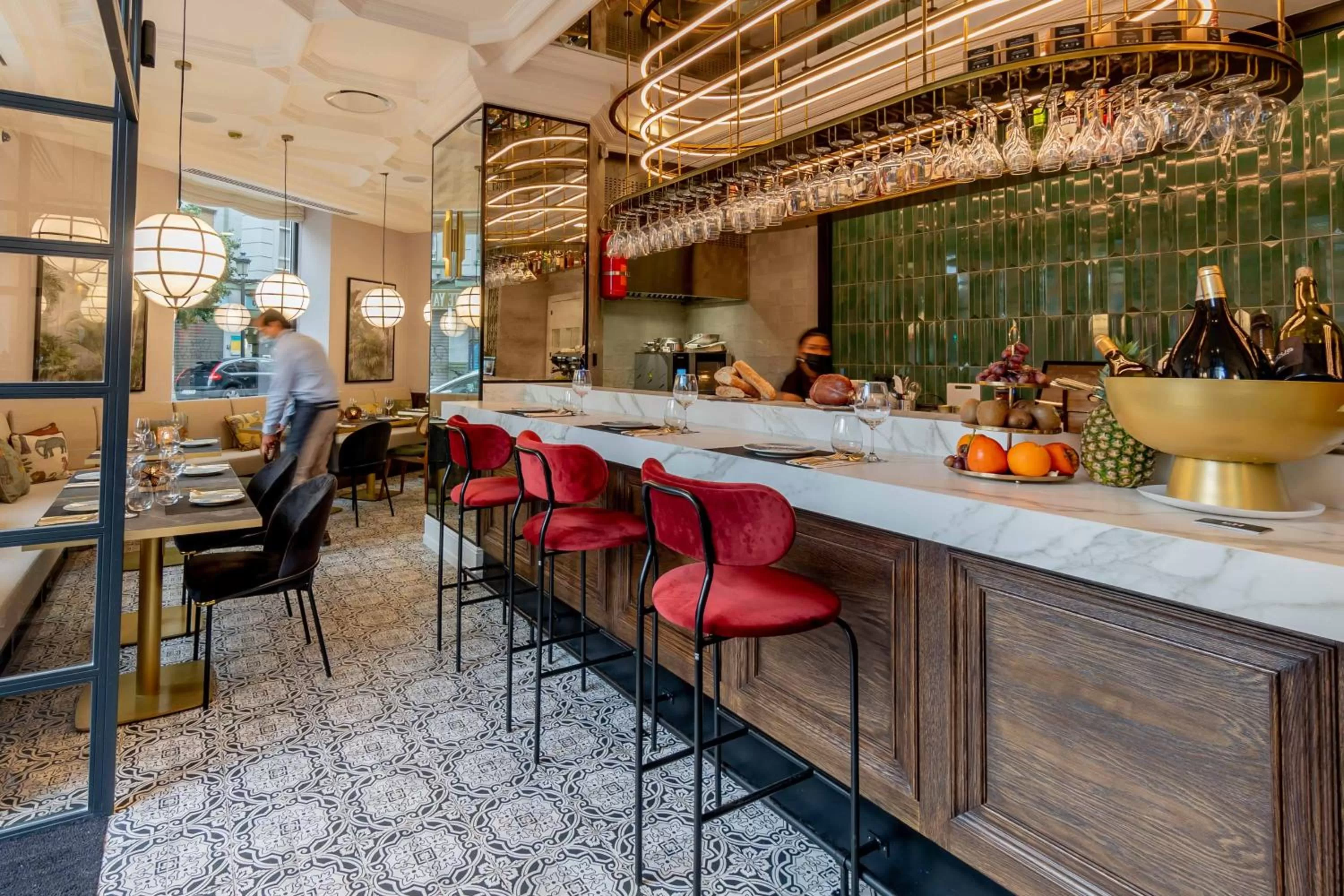 Restaurant/places to eat in L&H Gran Vía Valencia