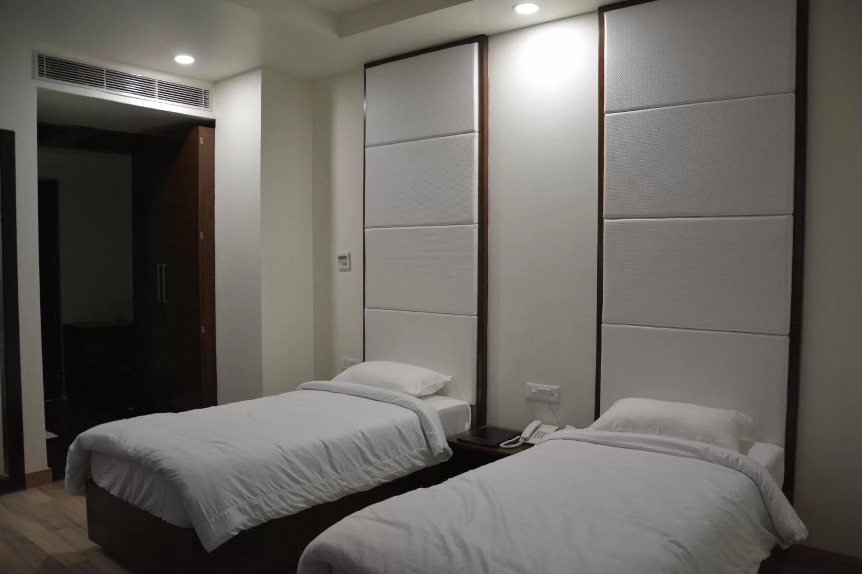 Bed in Green Hotel & Restaurant