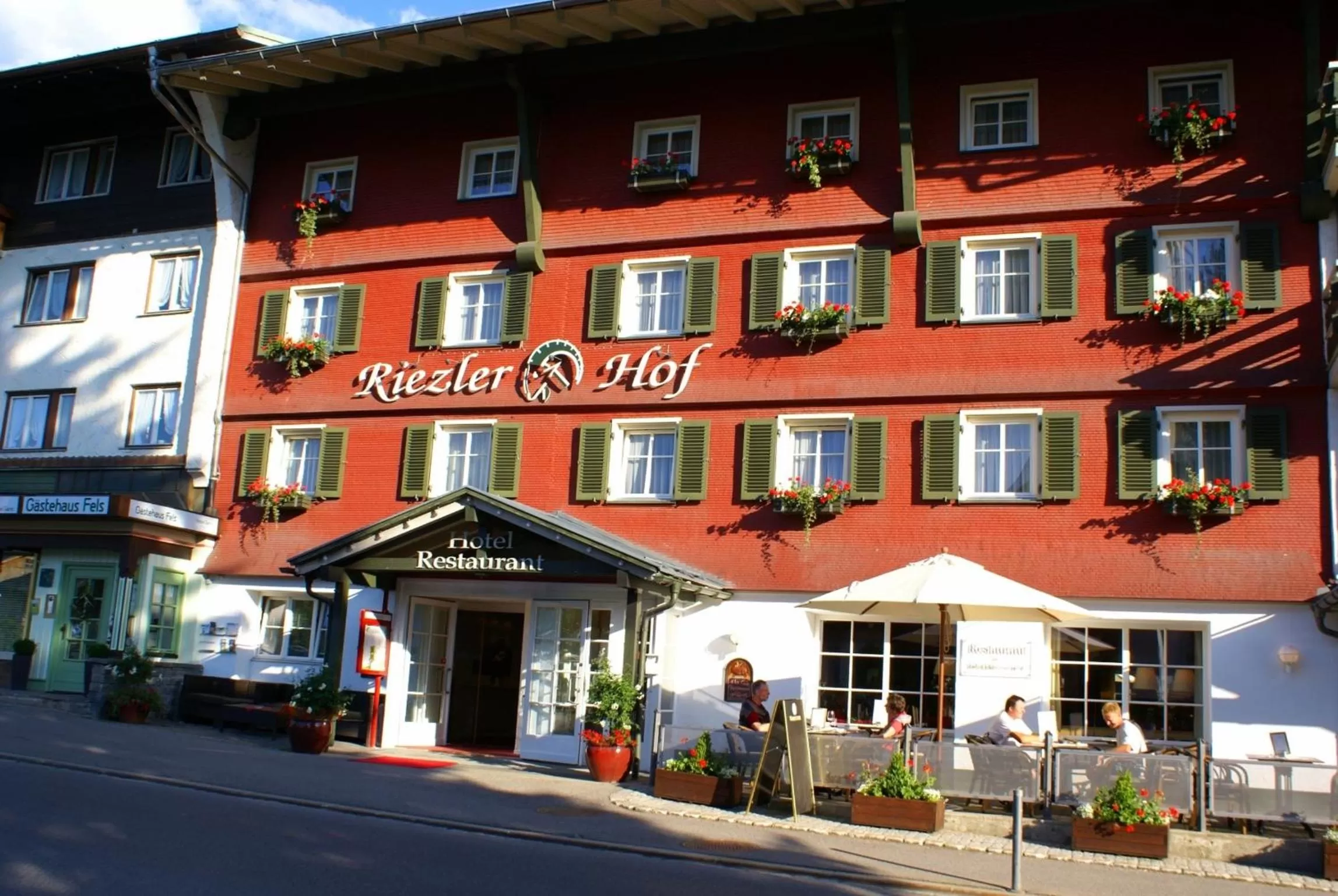 Facade/entrance in Hotel Riezler Hof