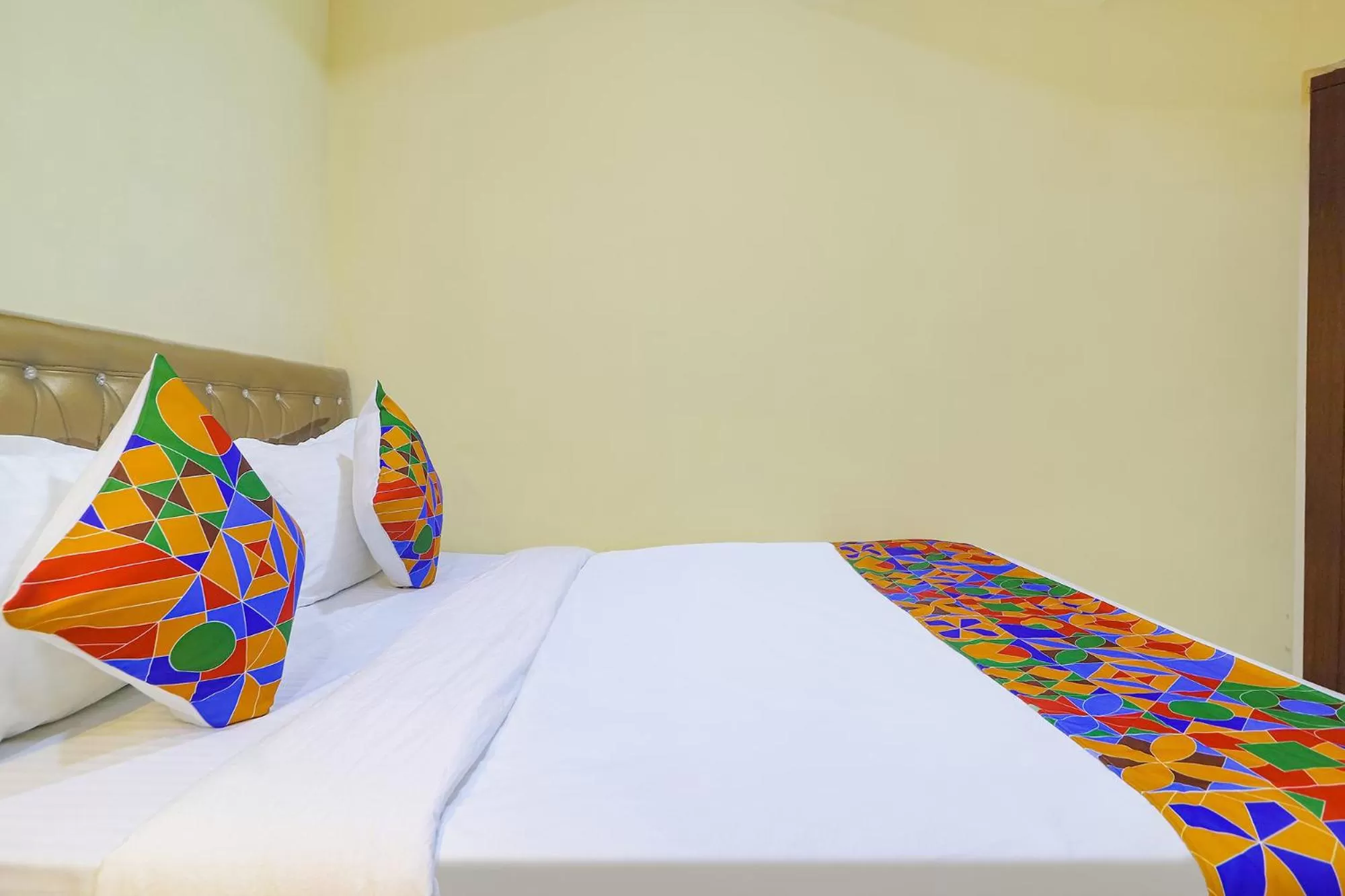 Photo of the whole room, Bed in FabHotel Fortune Grand - Nr Lakdikapul Metro Station