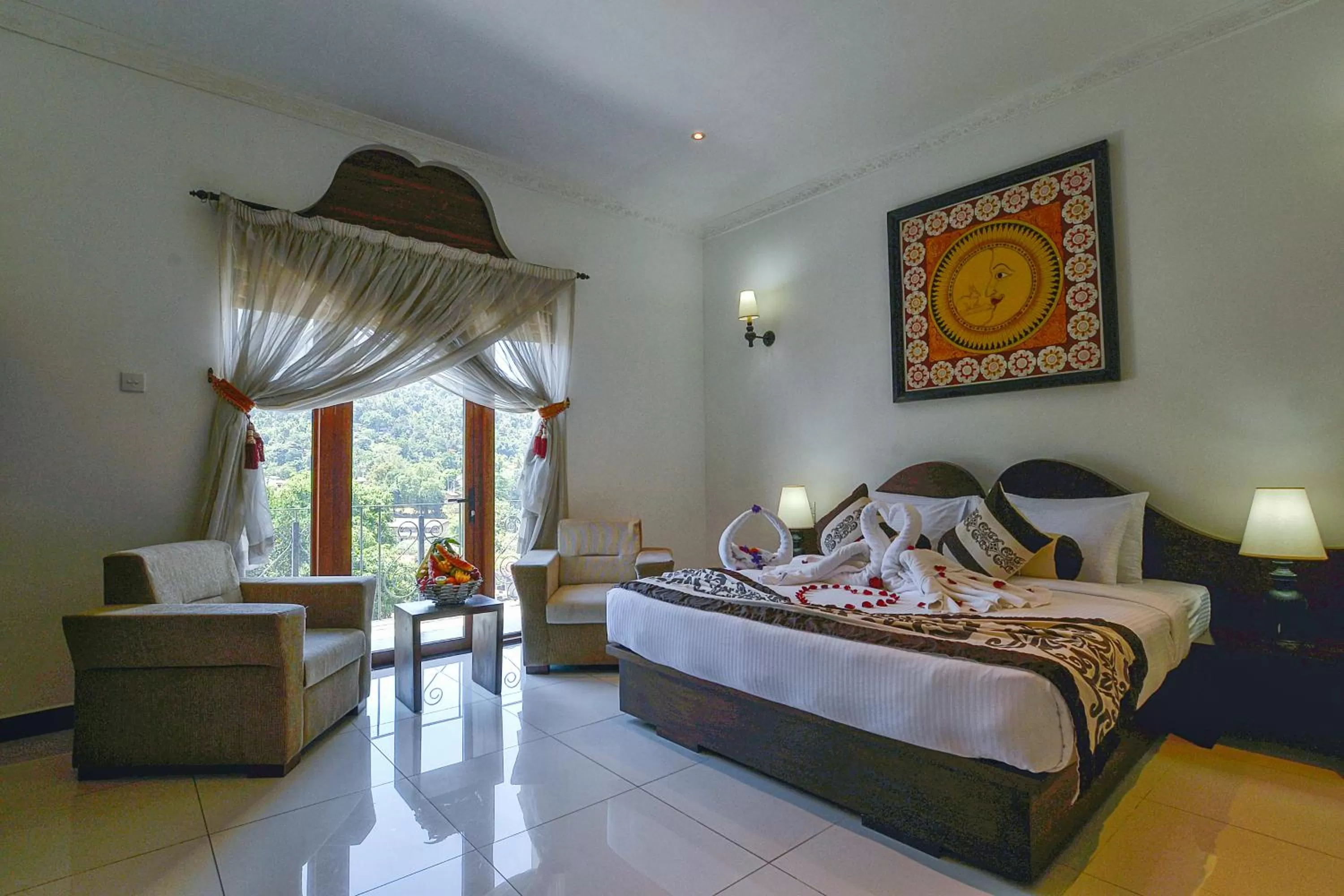 Bedroom, Bed in Royal Kandyan Hotel