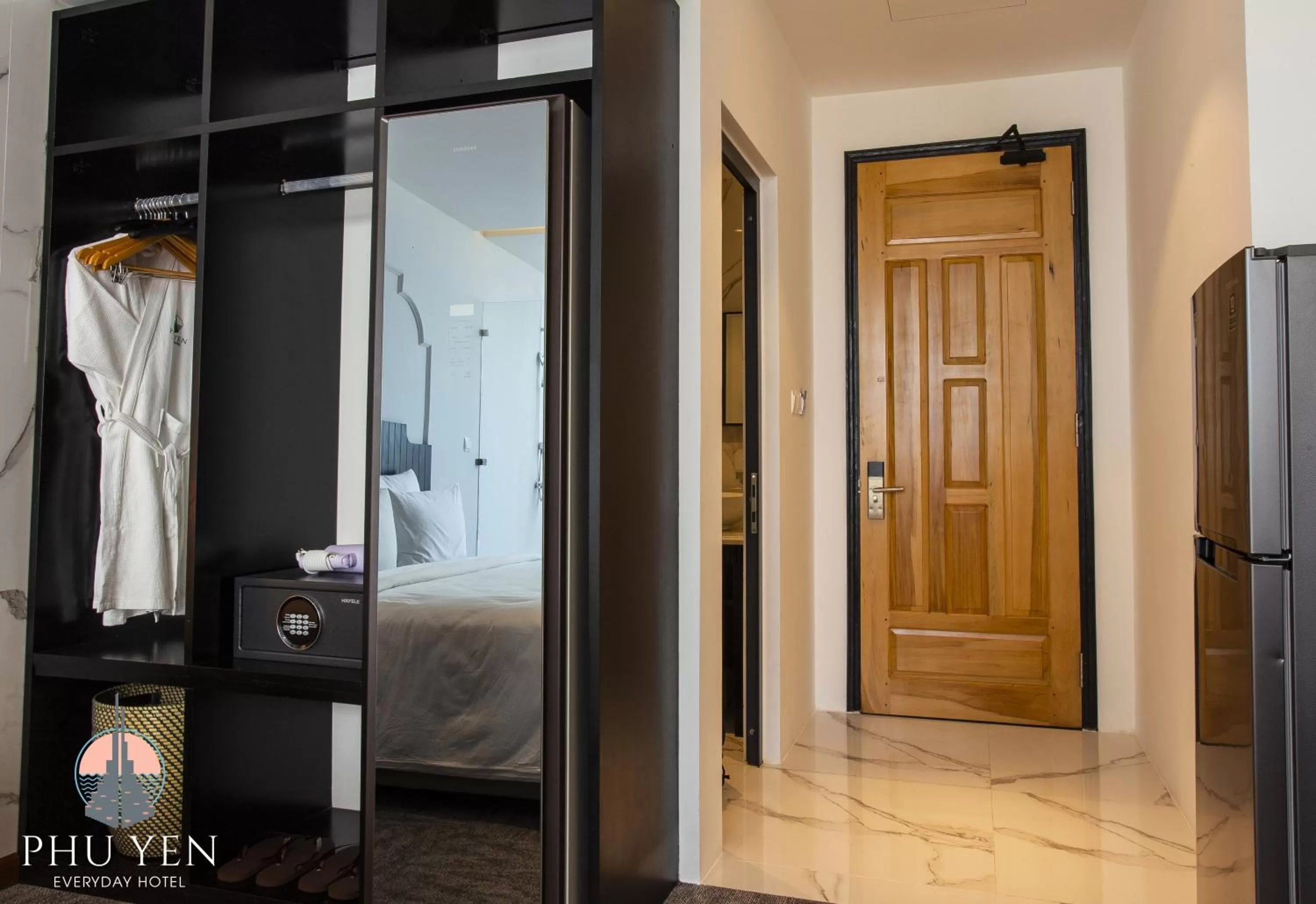 wardrobe, Bed in PHÚ YÊN EVERYDAY HOTEL