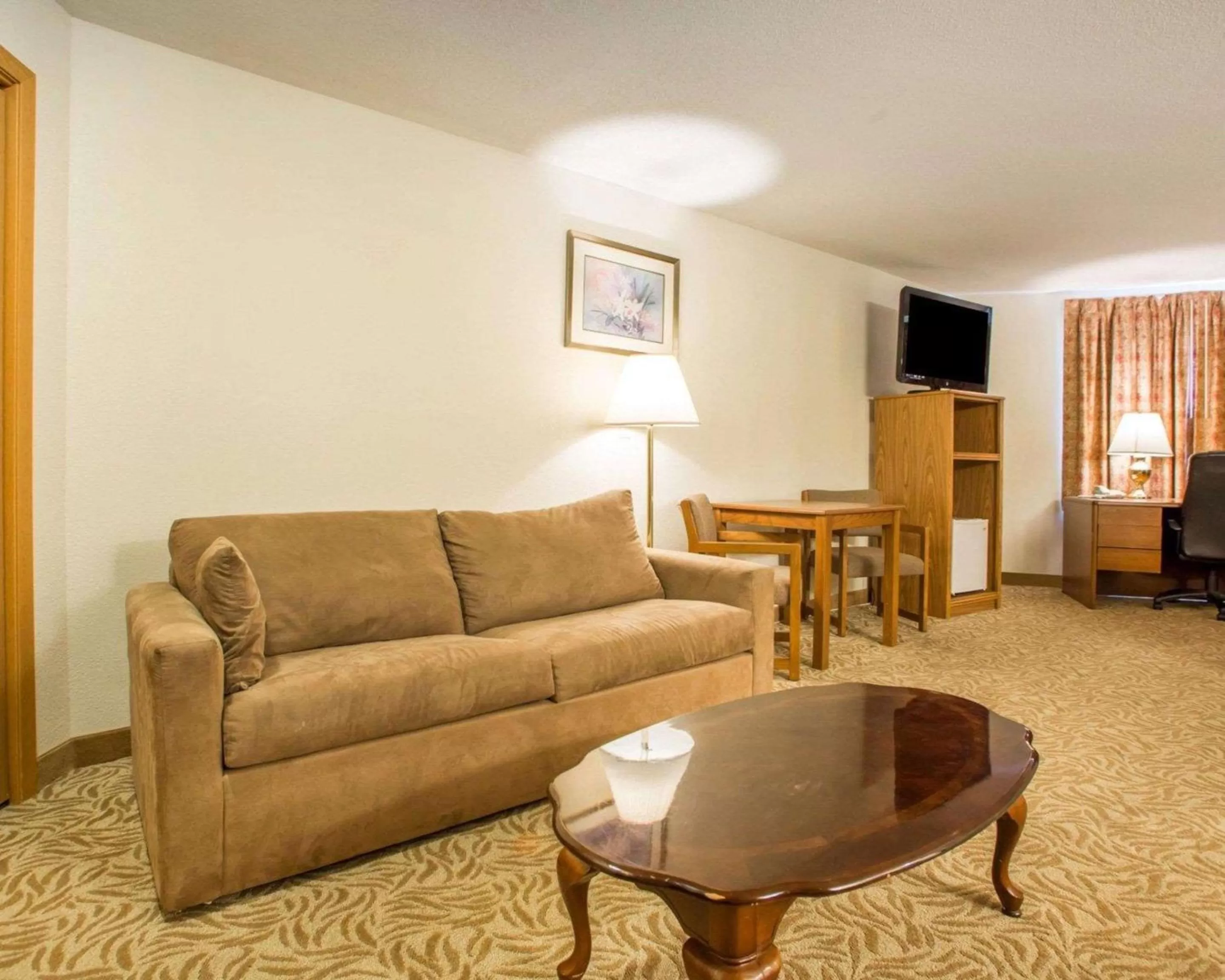 Photo of the whole room in Econo Lodge Inn & Suites Stevens Point