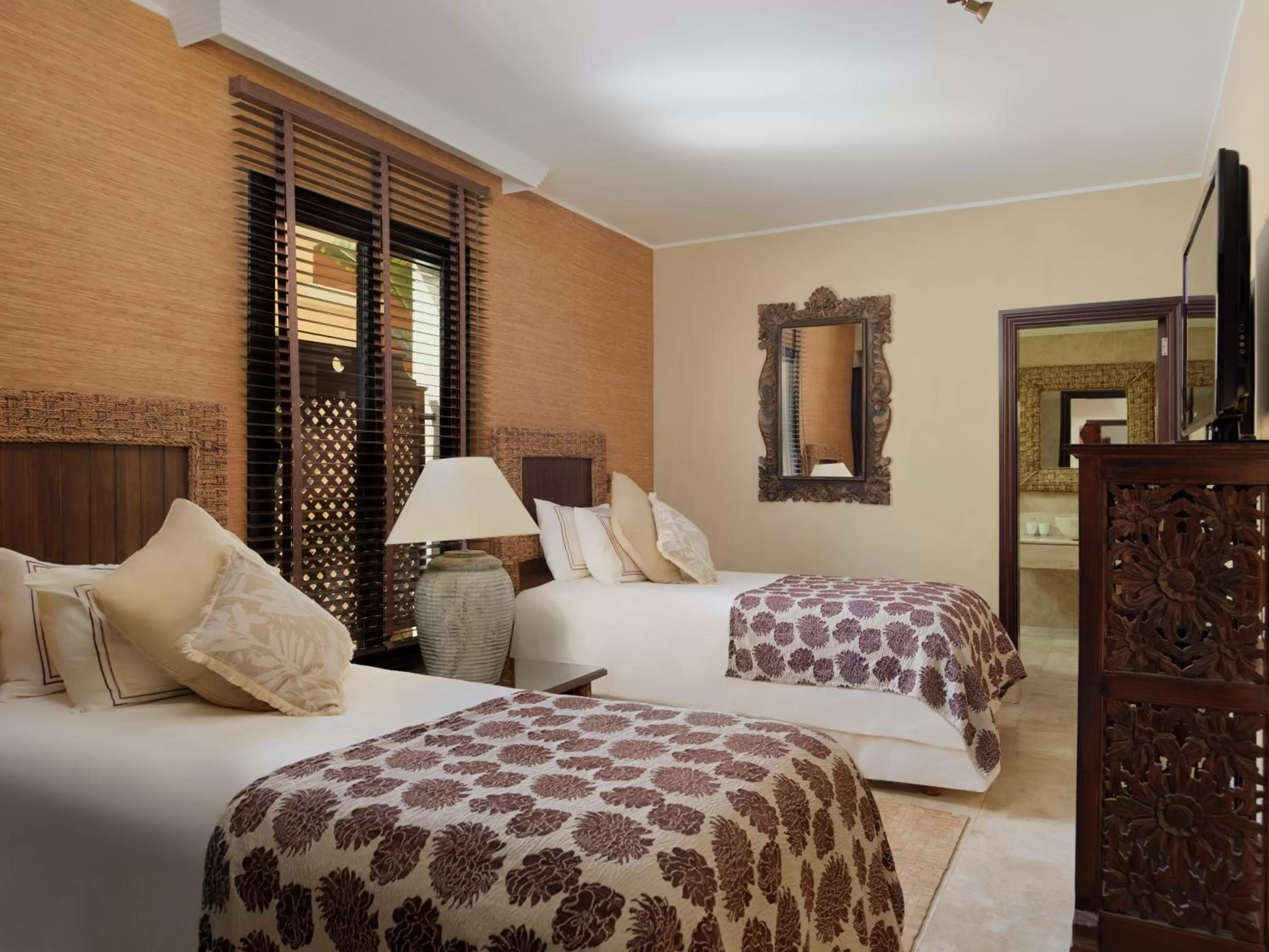 Bedroom, Bed in Royal Garden Villas, Luxury Hotel