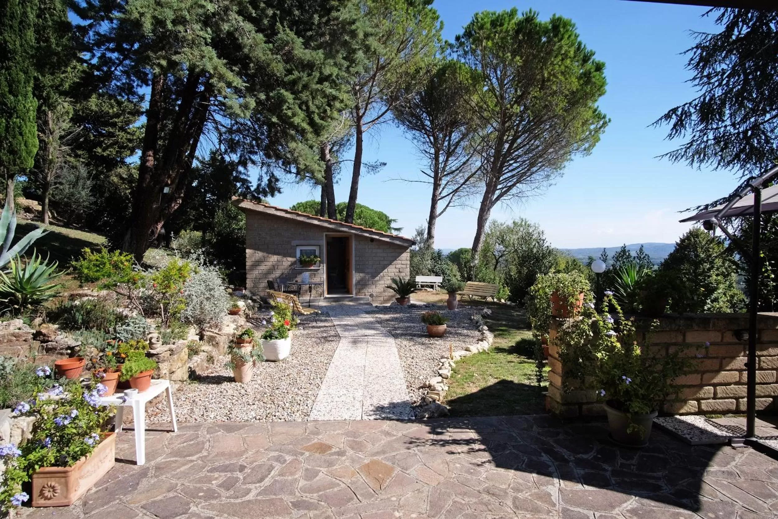 Patio, Property Building in Bed and Breakfast Romantica Evasione