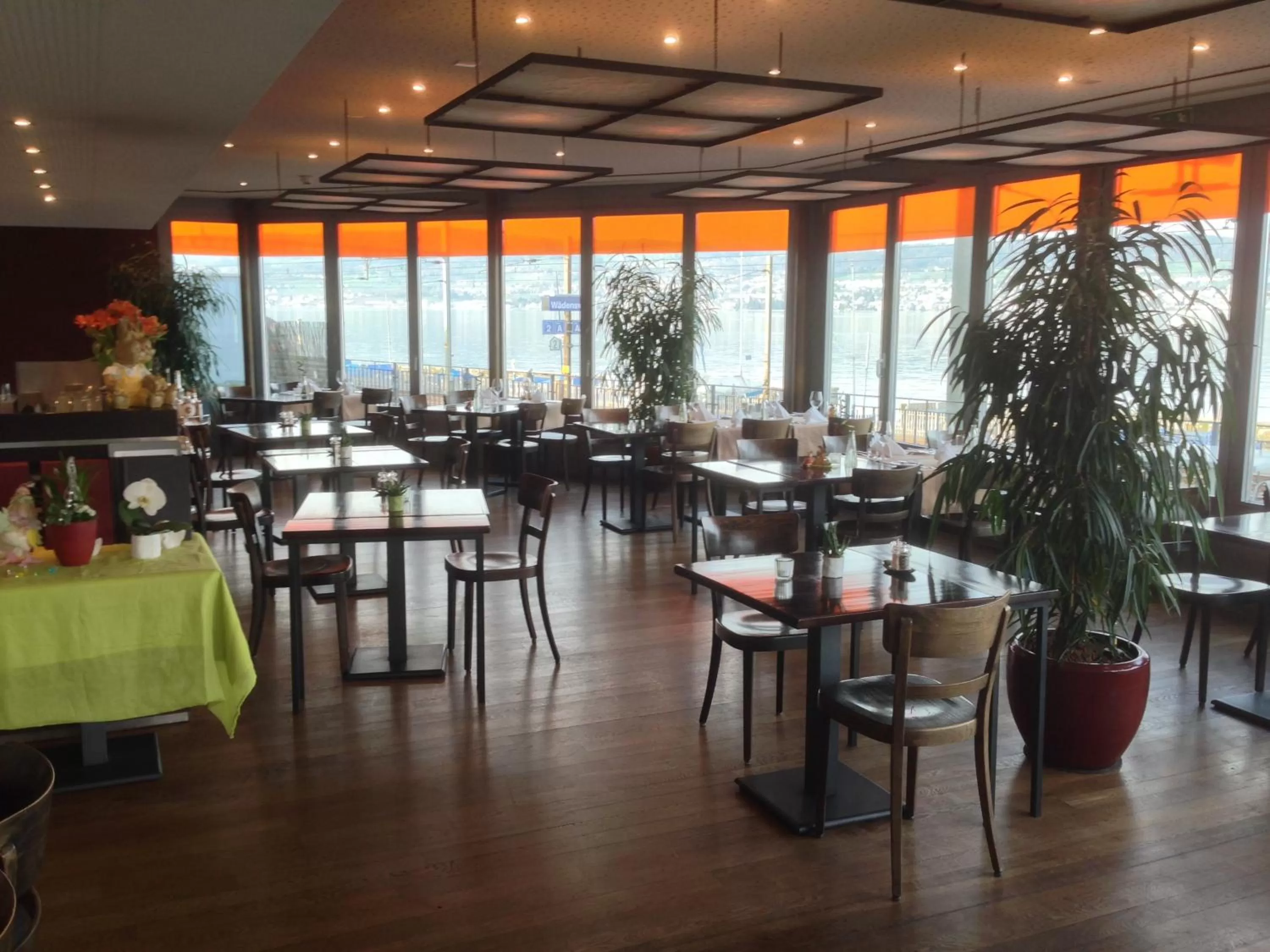 Restaurant/places to eat in Hotel Engel am Bahnhof