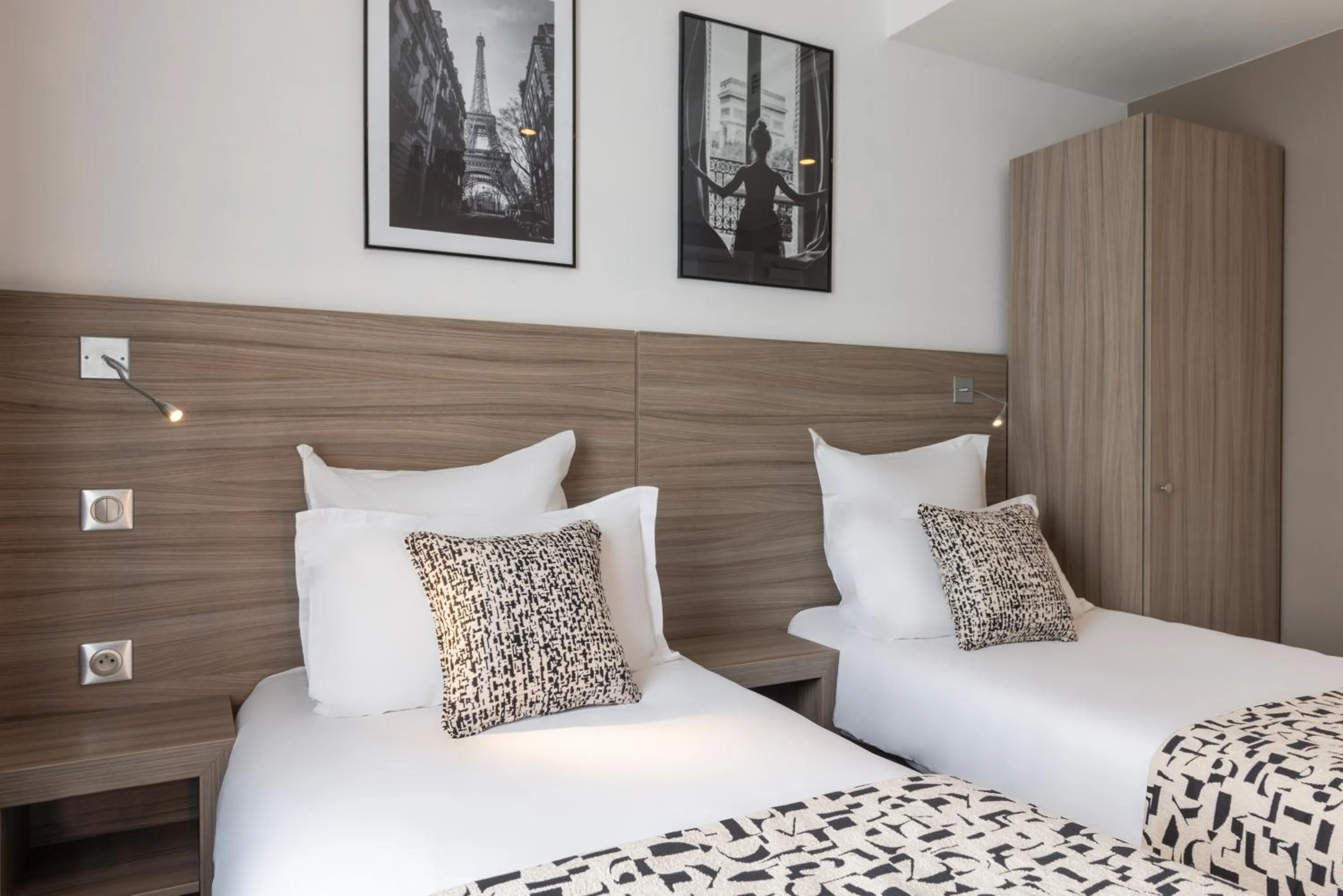 Bed in Best Western Paris Porte de Versailles