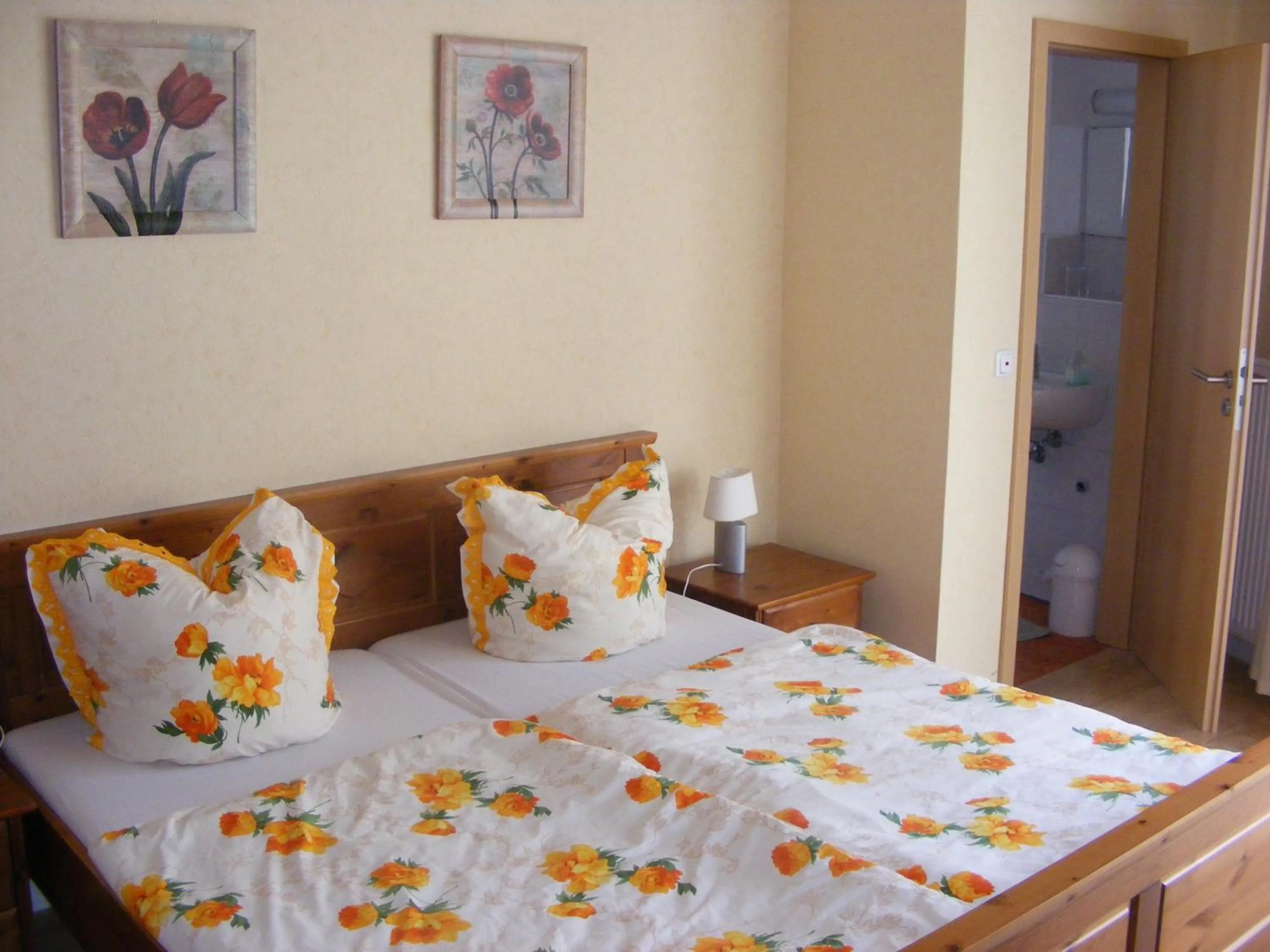 Bedroom in Zum Achten Himmel