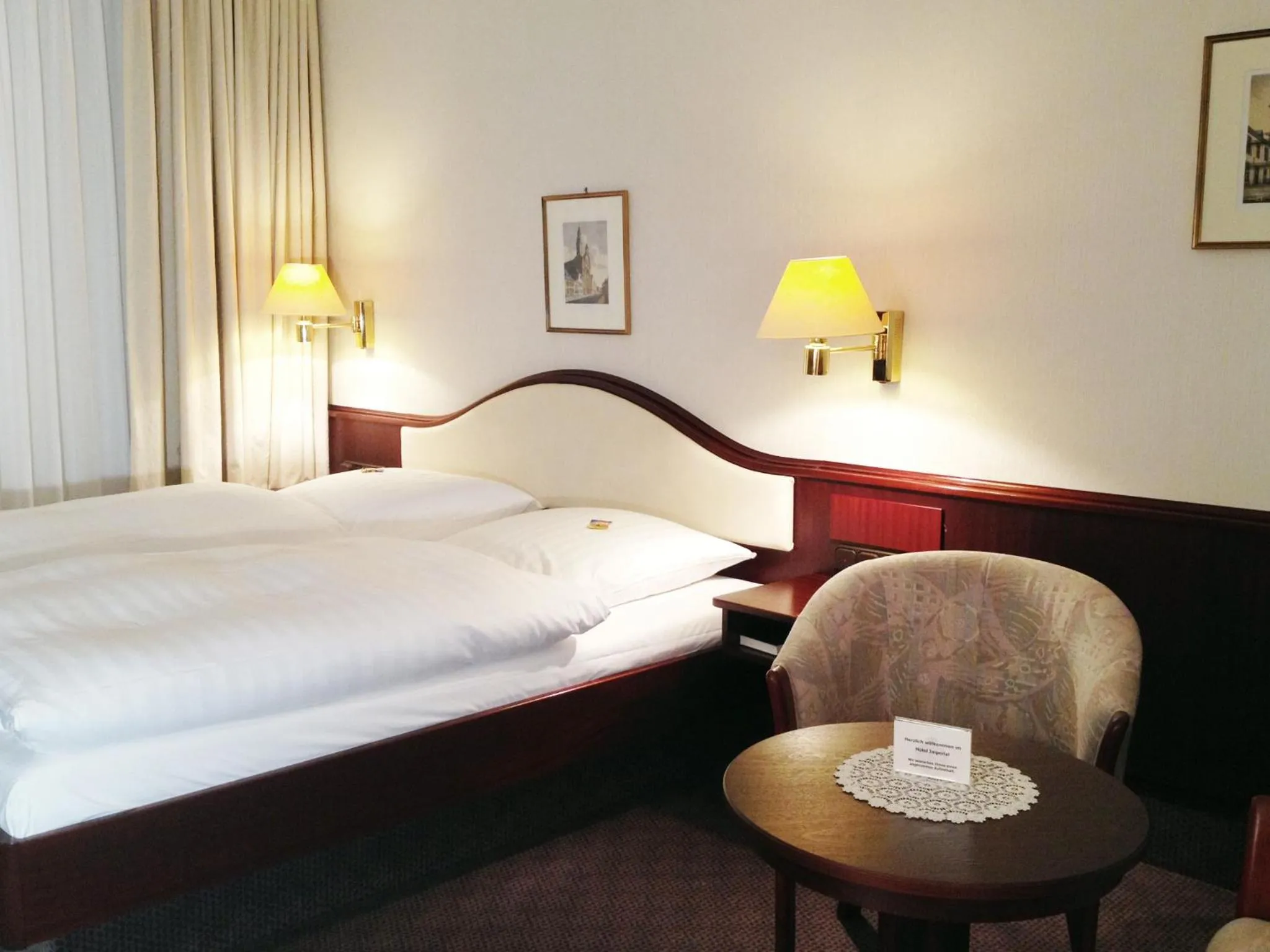 Photo of the whole room, Bed in Hotel Imperial