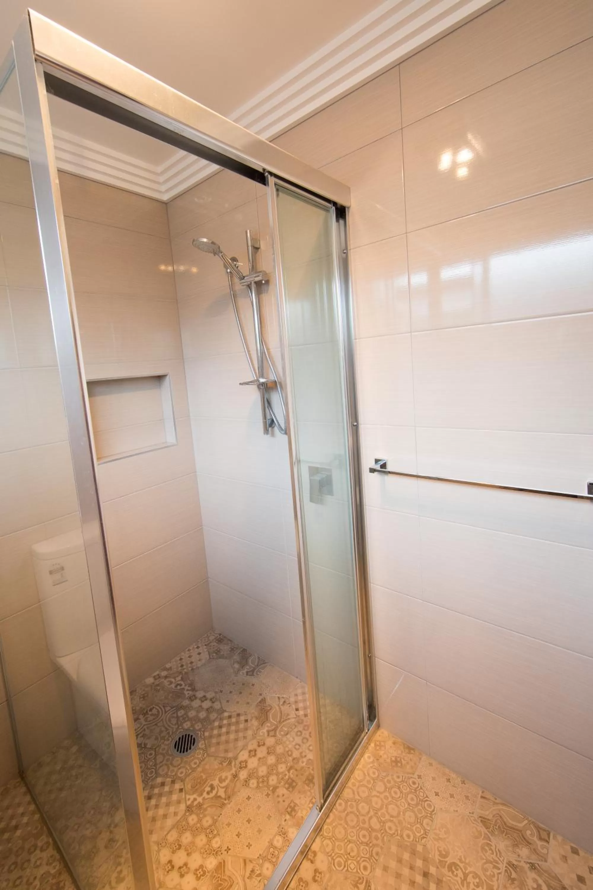 Bathroom in Armidale Cottage on Barney - House 2