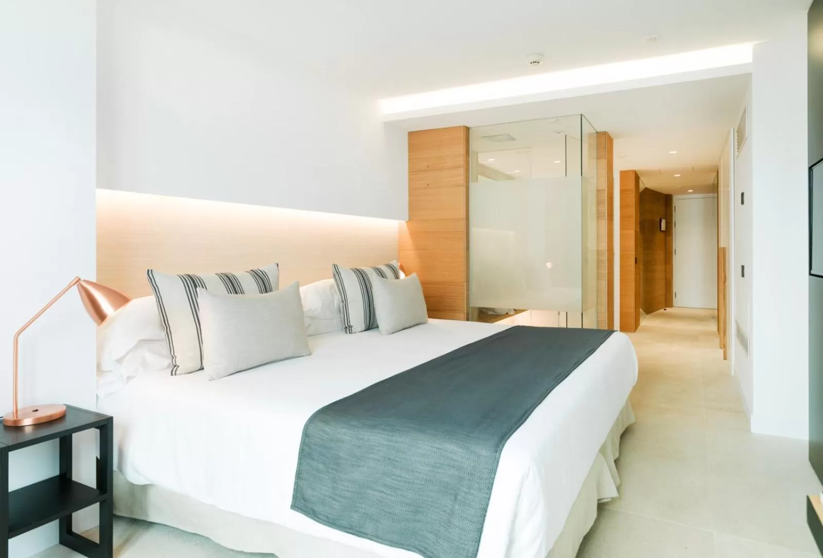 Photo of the whole room, Bed in Nakar Hotel