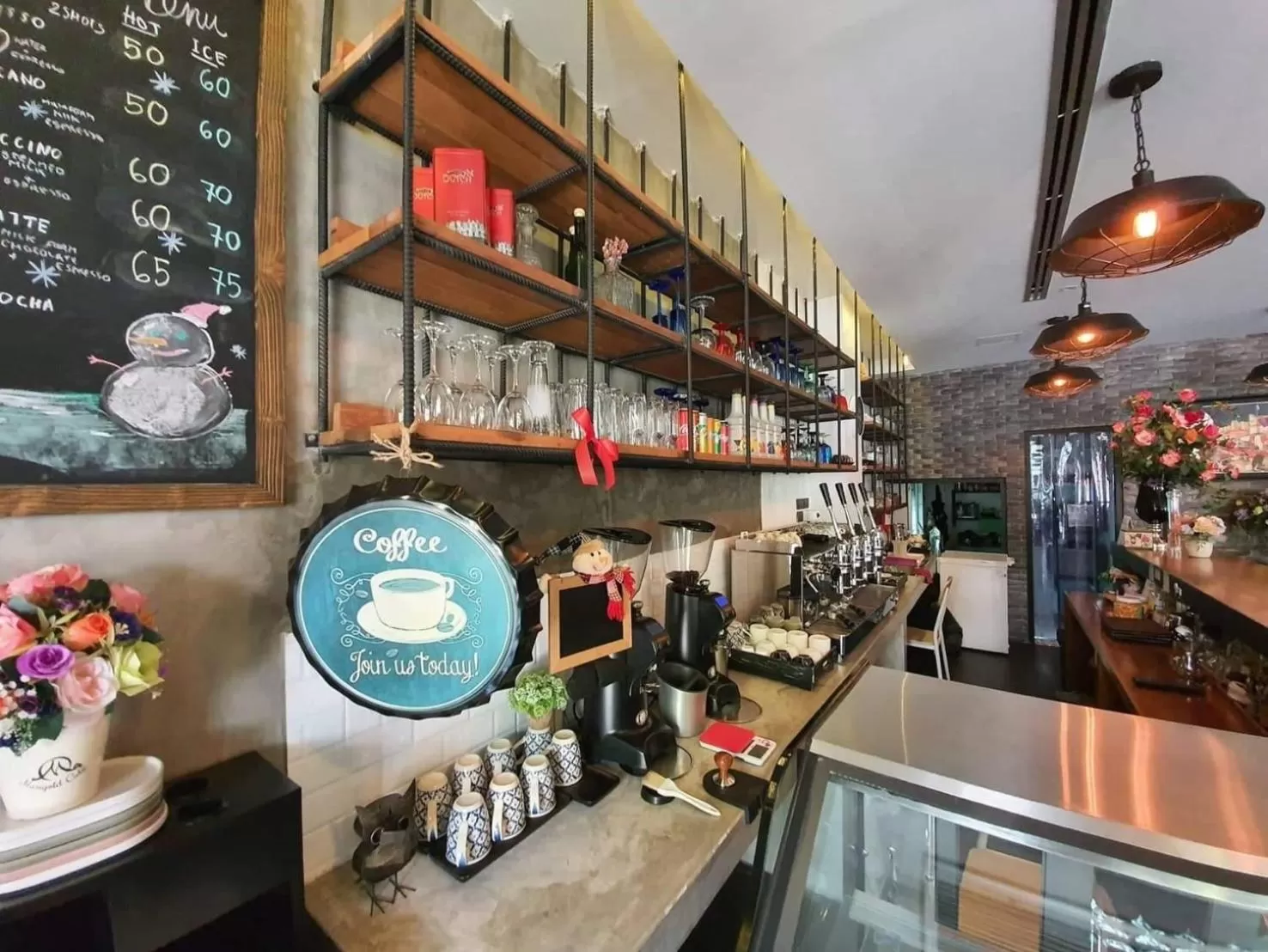 On-site shops in Marigold Lanna