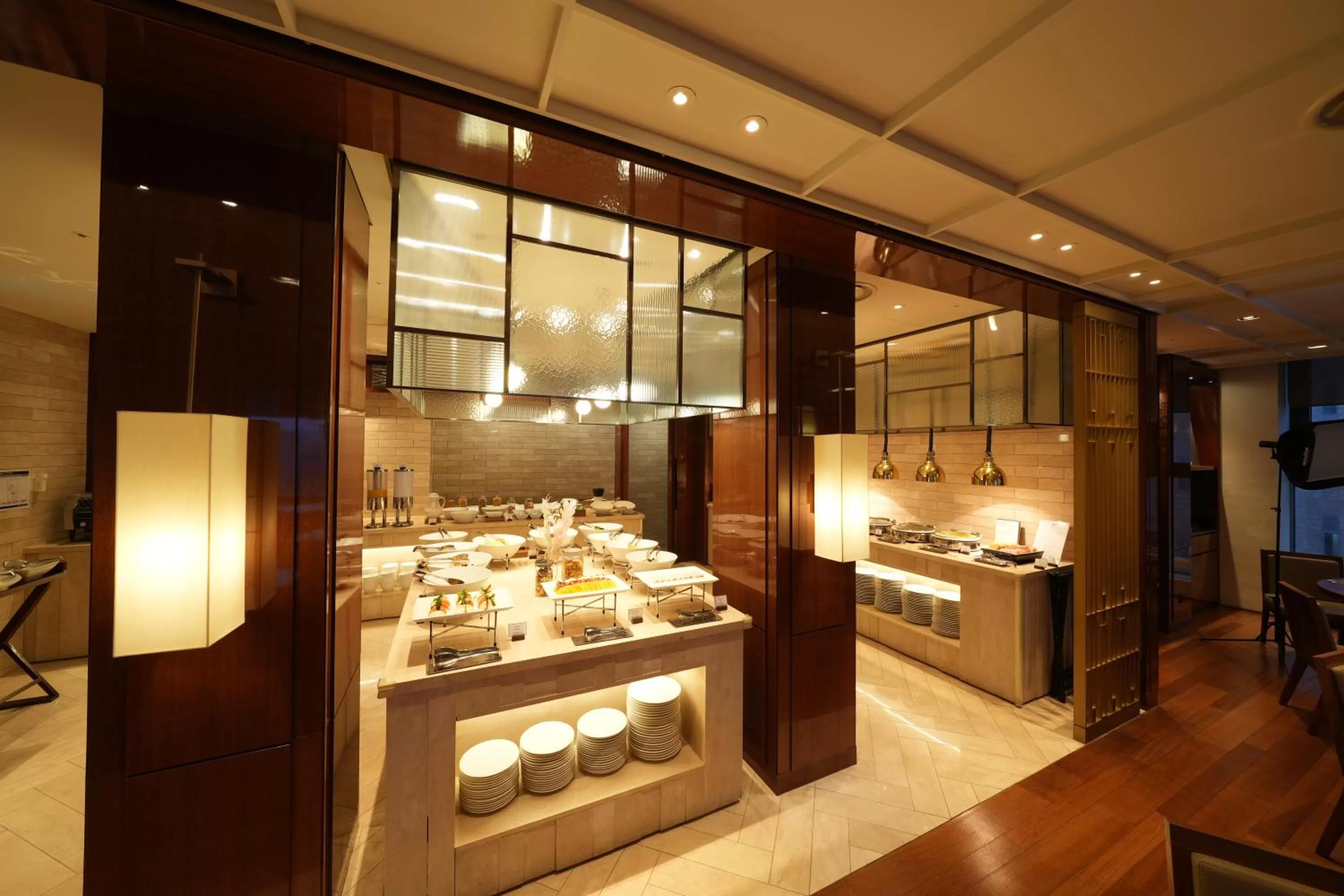 Restaurant/places to eat, Kitchen/Kitchenette in Crown Park Hotel Seoul