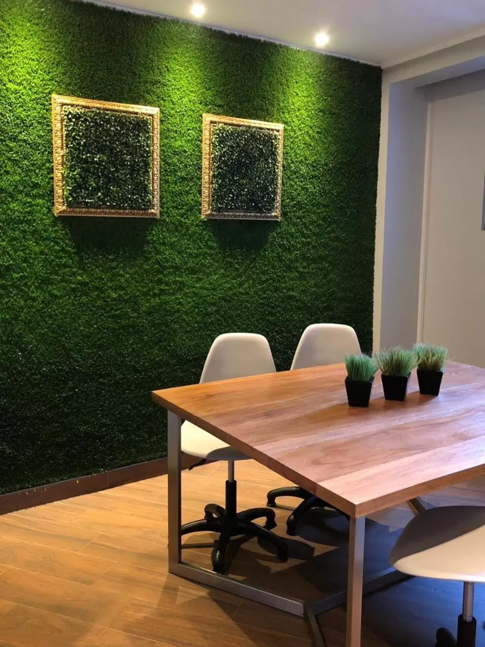 Meeting/conference room in Hotel Reina Isabel