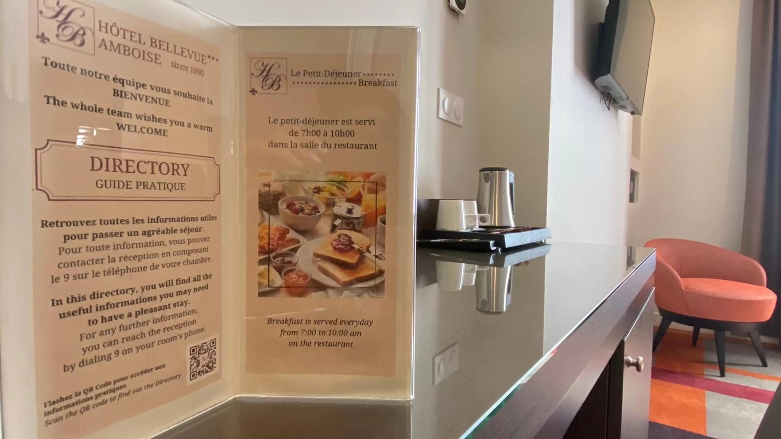 Bedroom in Hotel Bellevue