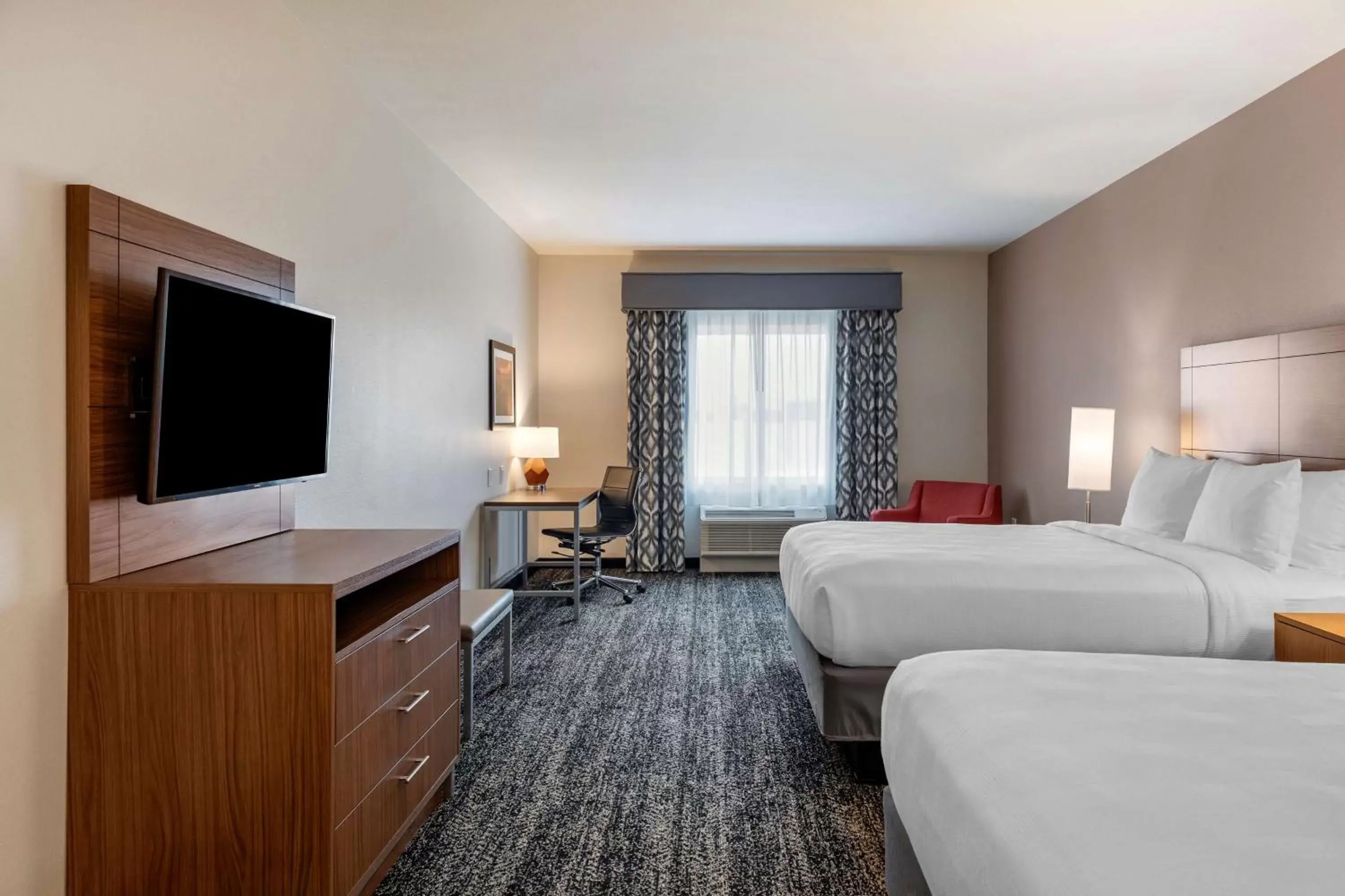 Queen Room with Two Queen Beds in Best Western Plus Coachella Valley Inn & Suites Queen Room with Two Queen Beds in Best Western Plus Coachella Valley Inn & Suites
