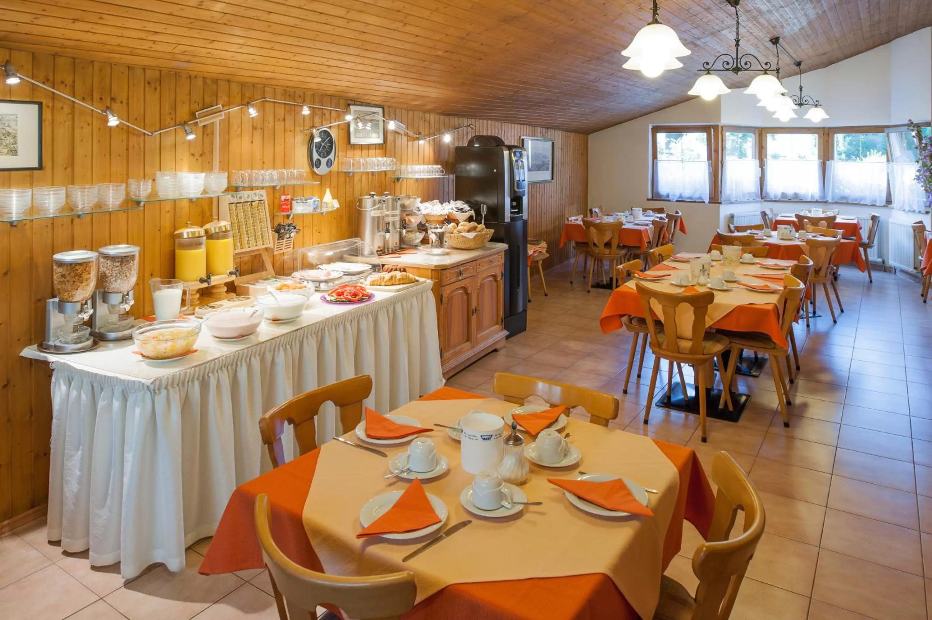 Restaurant/places to eat in Hotel Tautermann