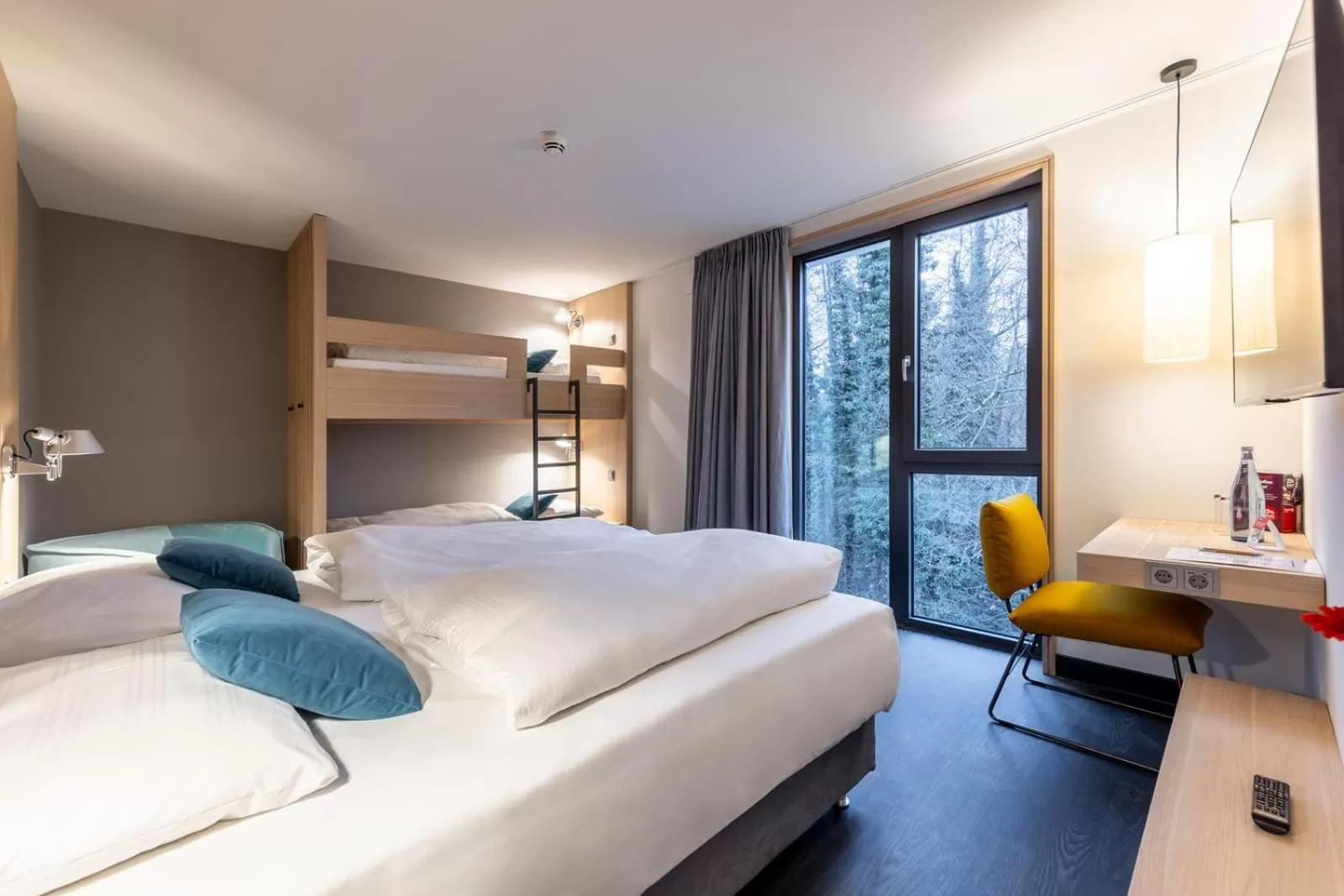 Photo of the whole room, Bed in Serways Hotel Hösel