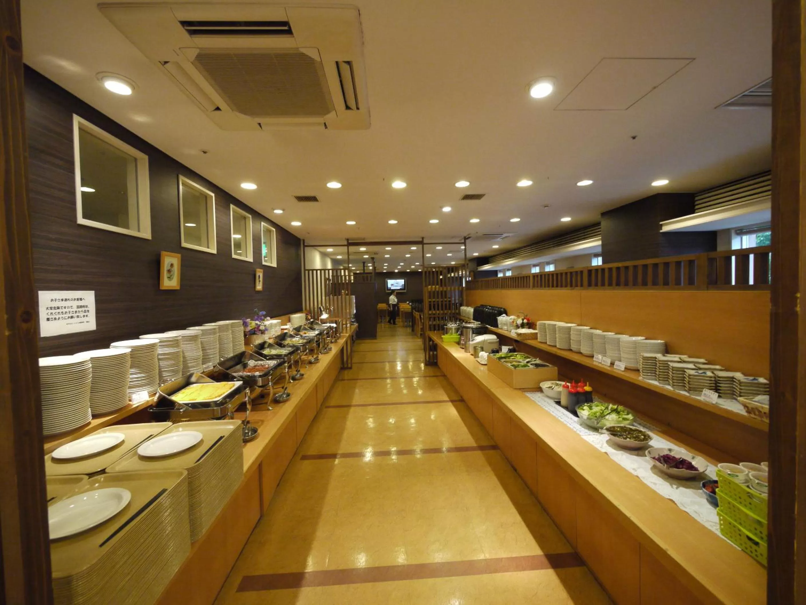 Restaurant/places to eat in Hotel Route-Inn Osaka Honmachi