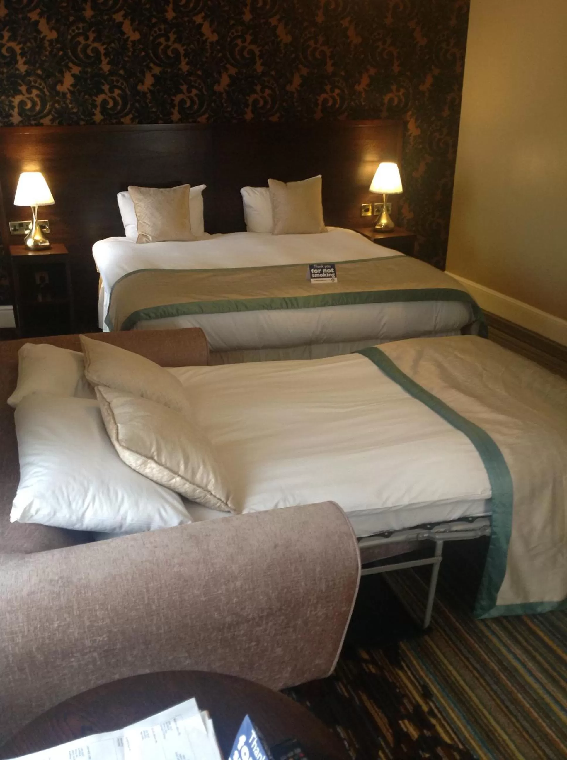 Bed in The Wyndham Arms-Wetherspoon