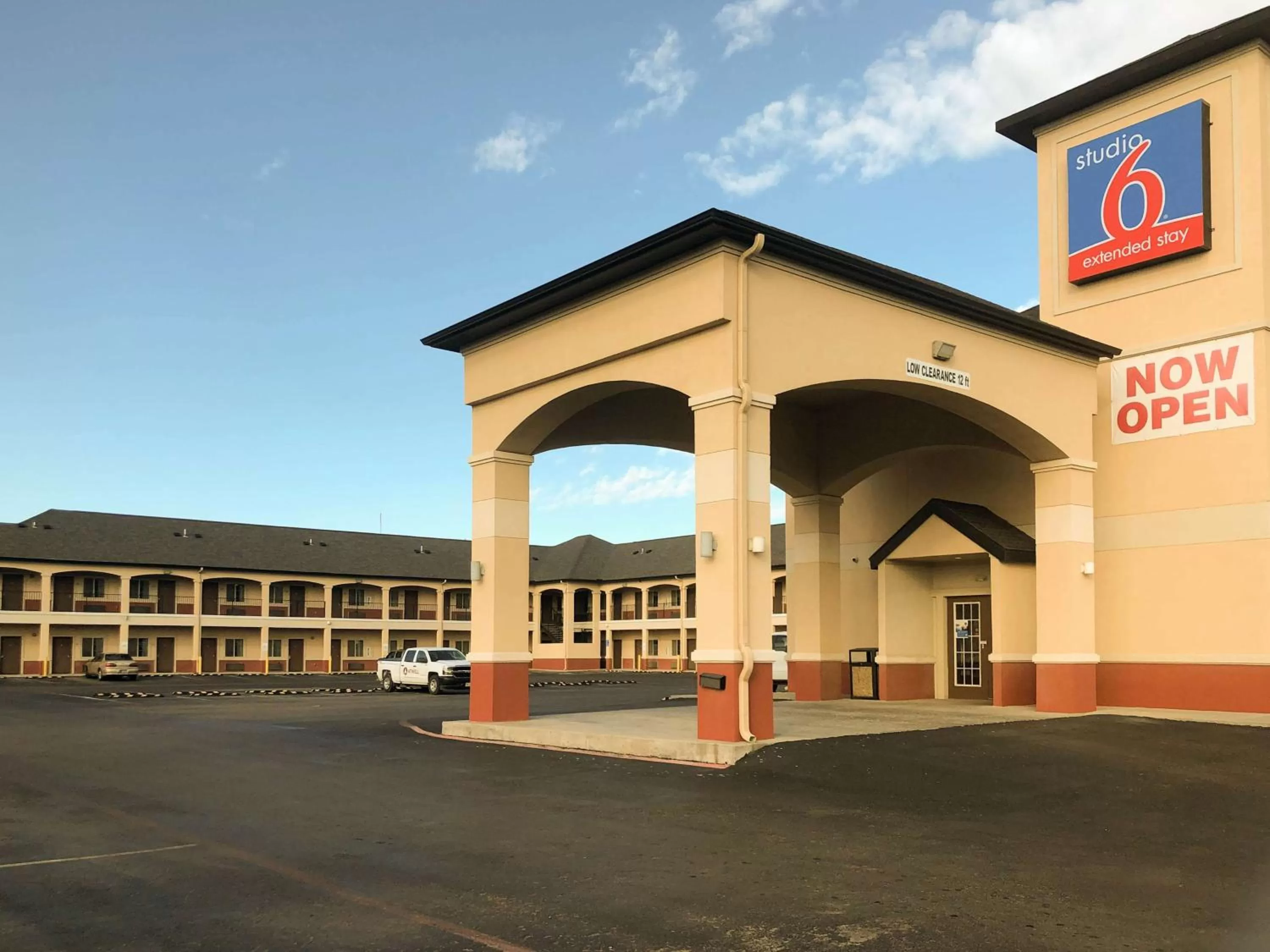 Property building in Studio 6 Odessa, Tx