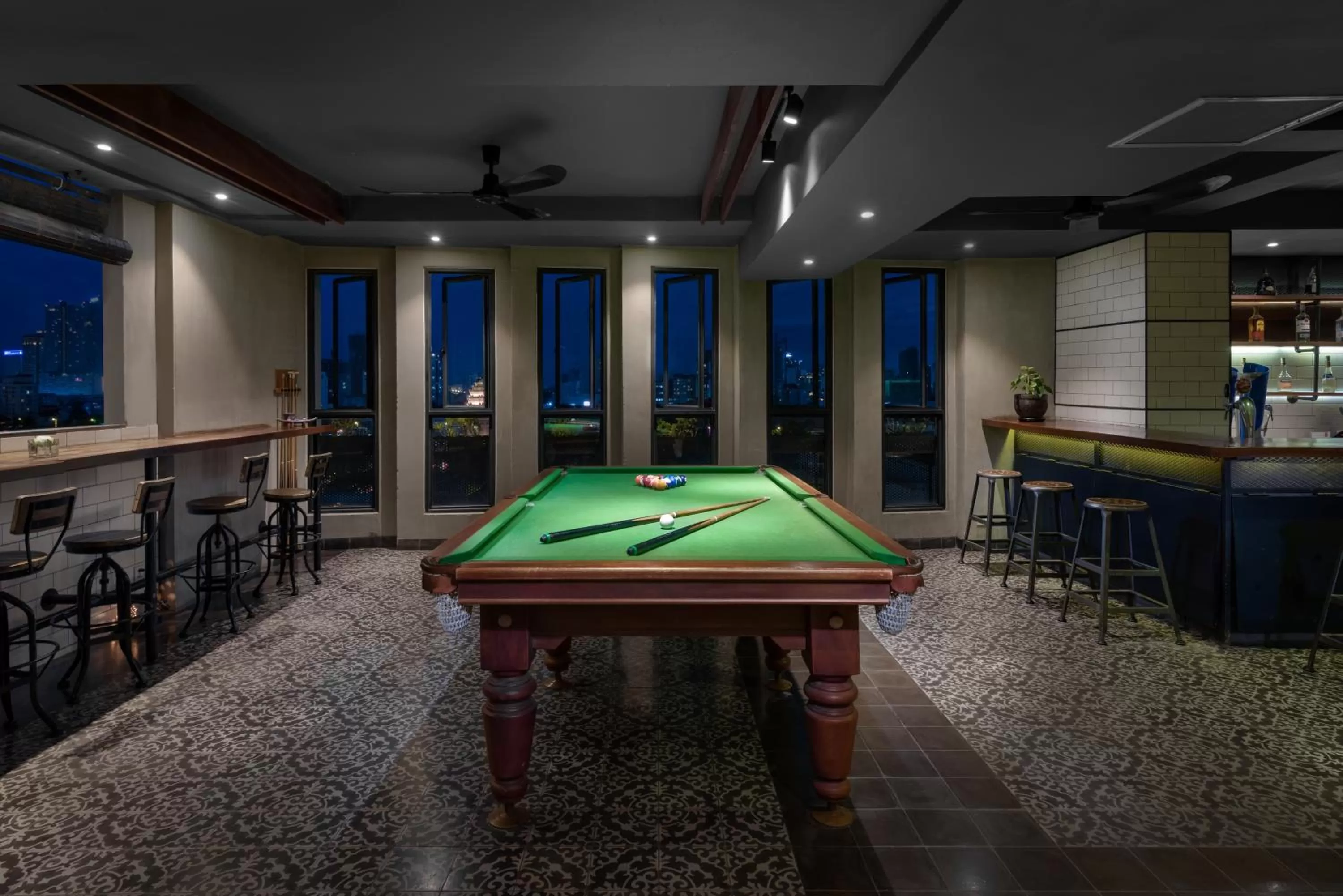 Billiard in Aquarius Hotel and Urban Resort