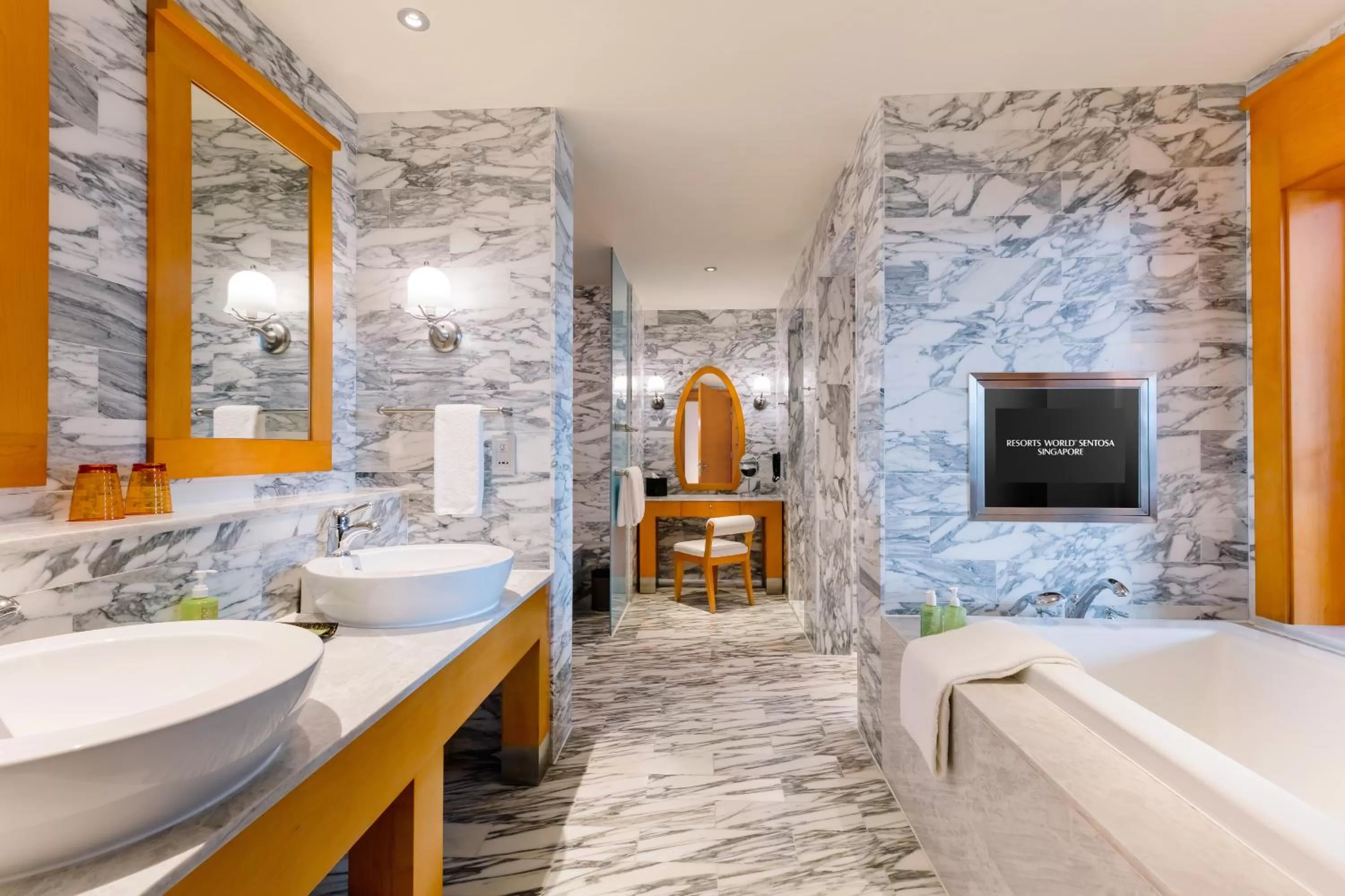 Resorts World Sentosa - Hotel Michael