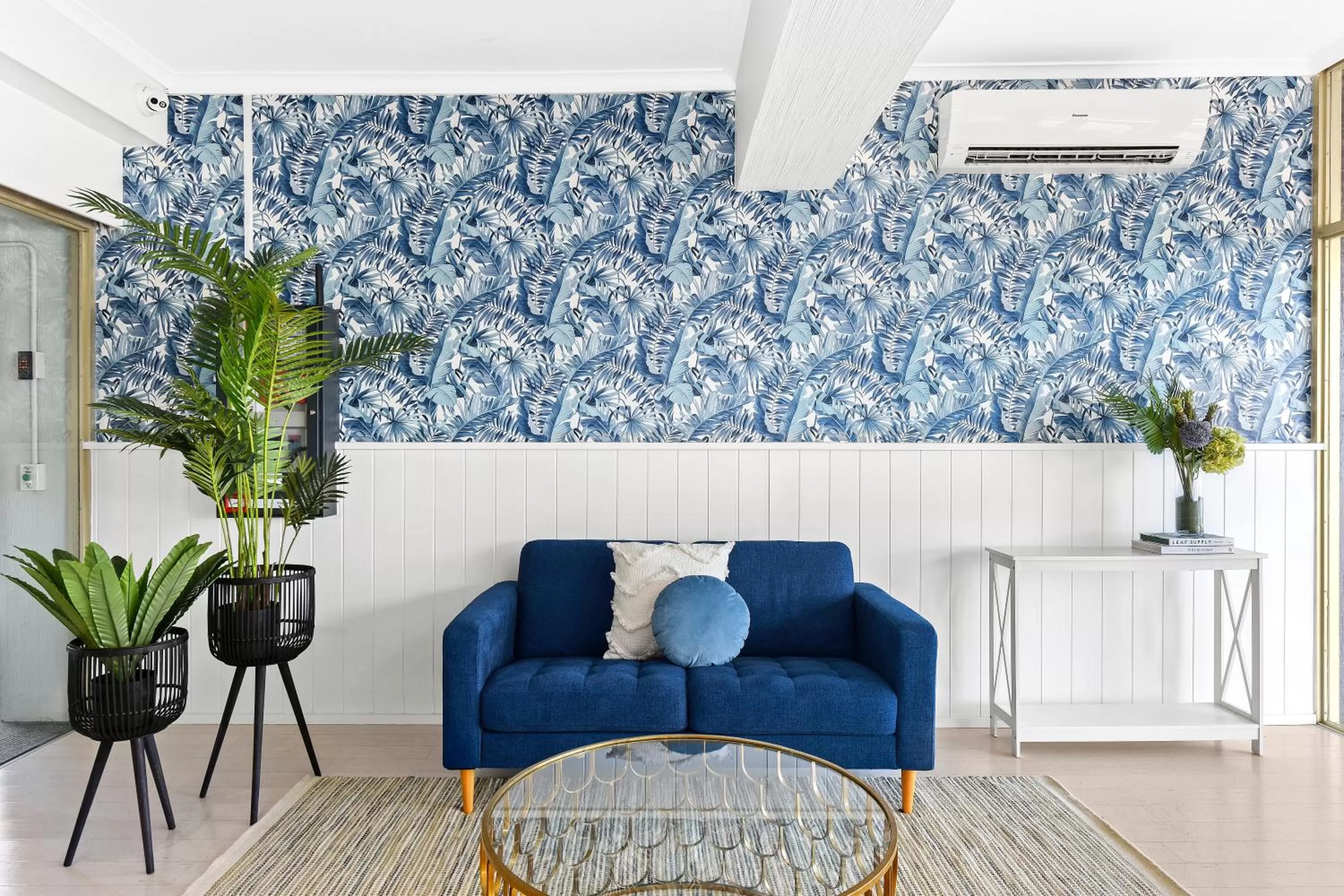 Lobby or reception in The Mid Pacific