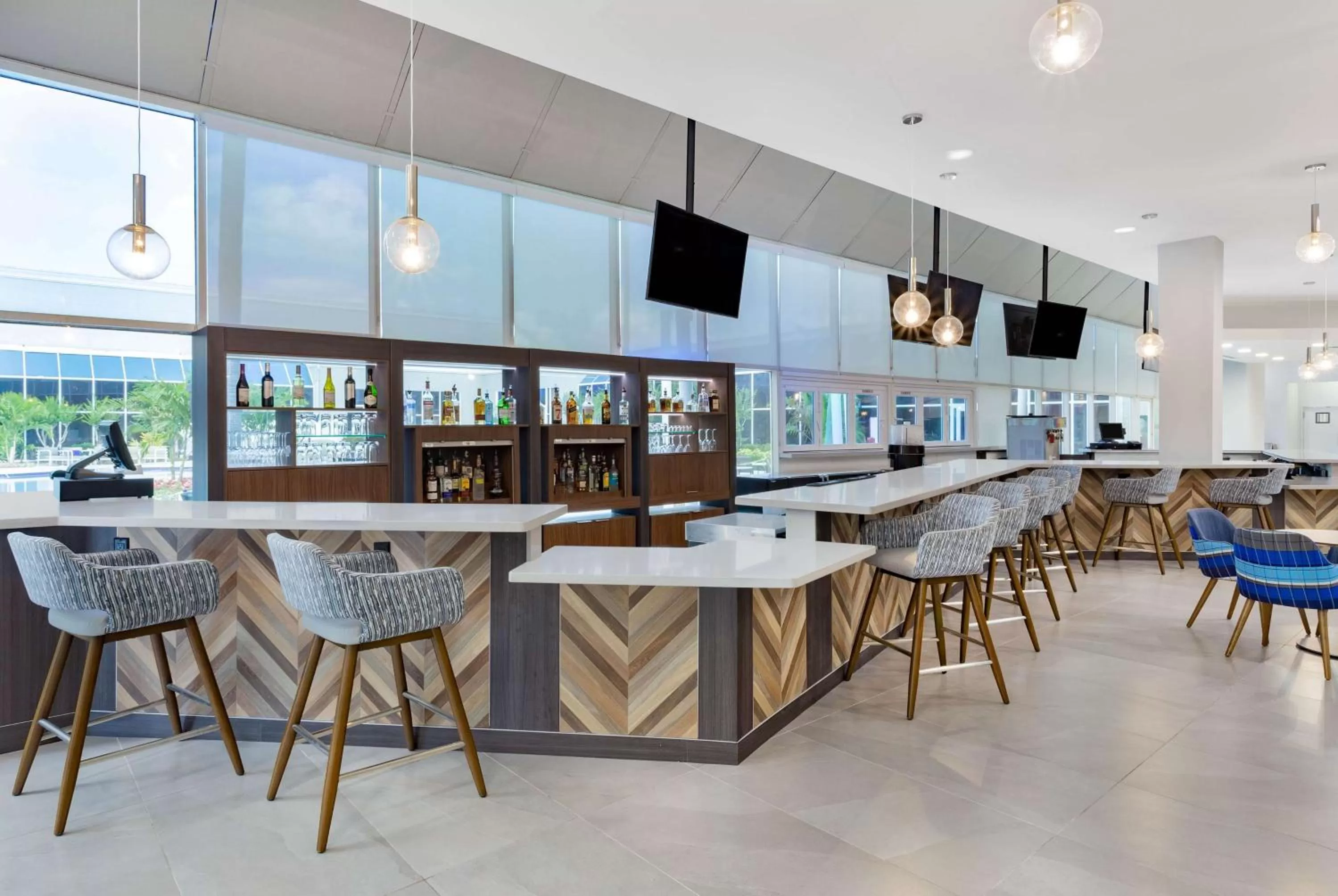 Lounge or bar in Holiday Inn Resort Kissimmee by the Parks by IHG
