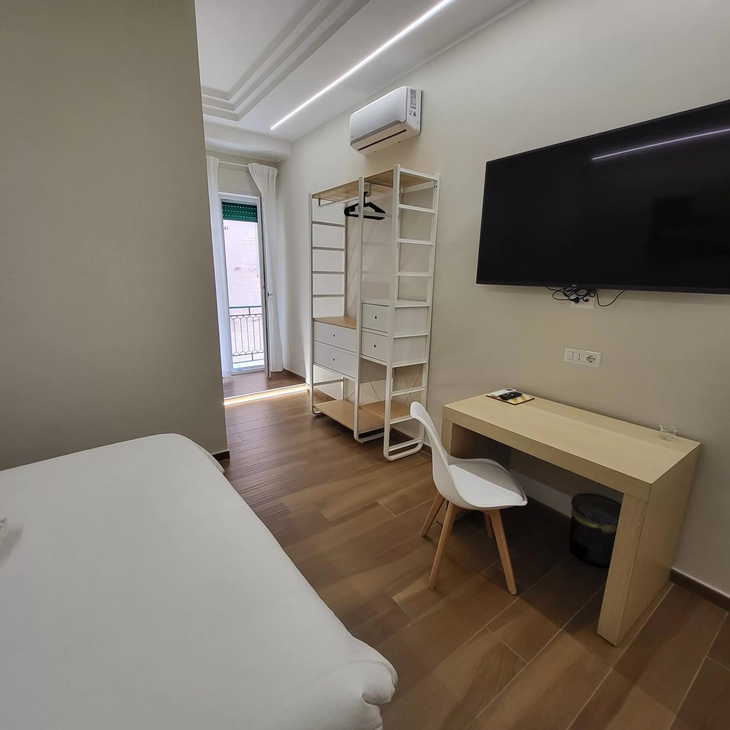 TV/Entertainment Center in B&B Salerno Urban Suite 57