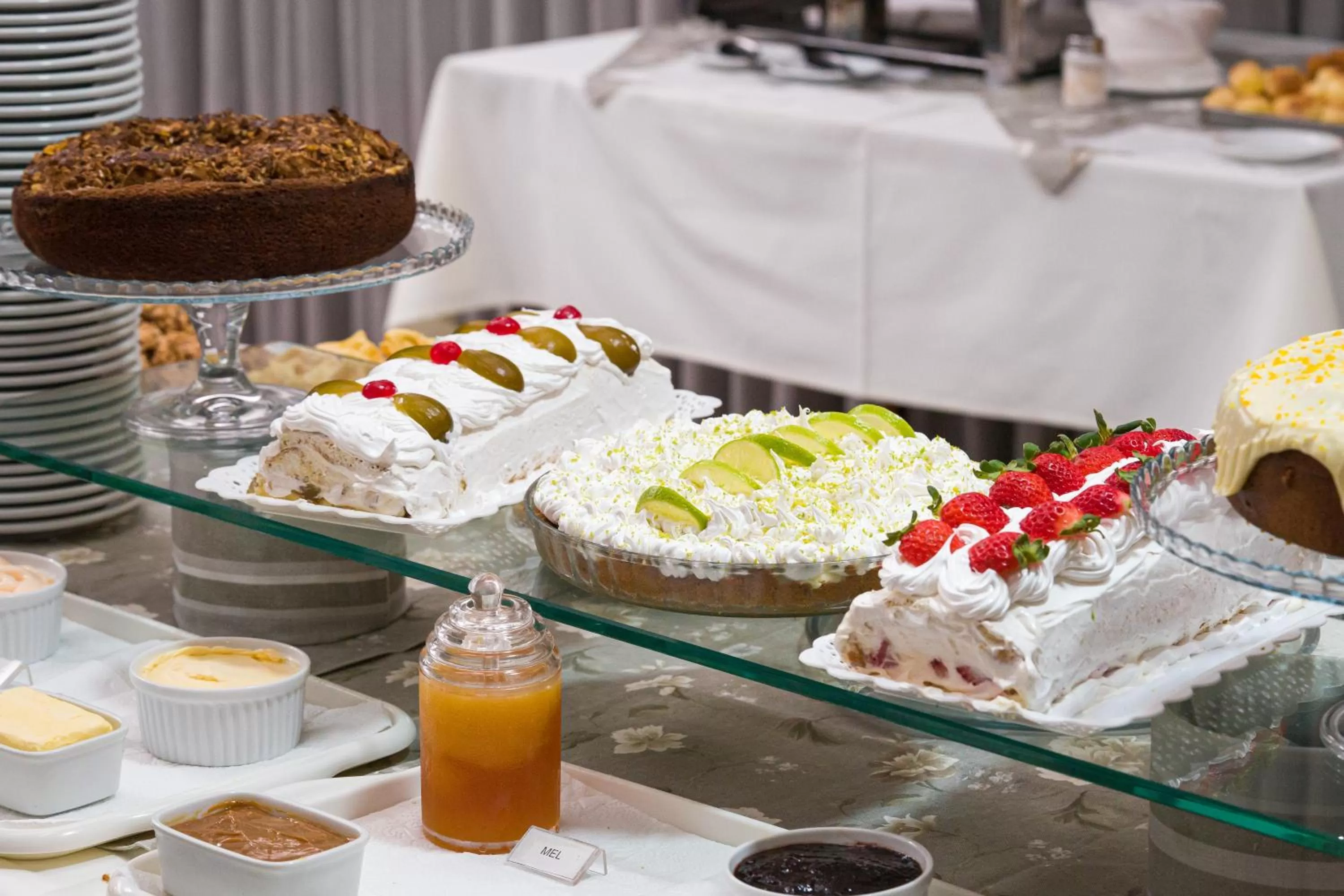 Food and drinks in Condall Palace Hotel