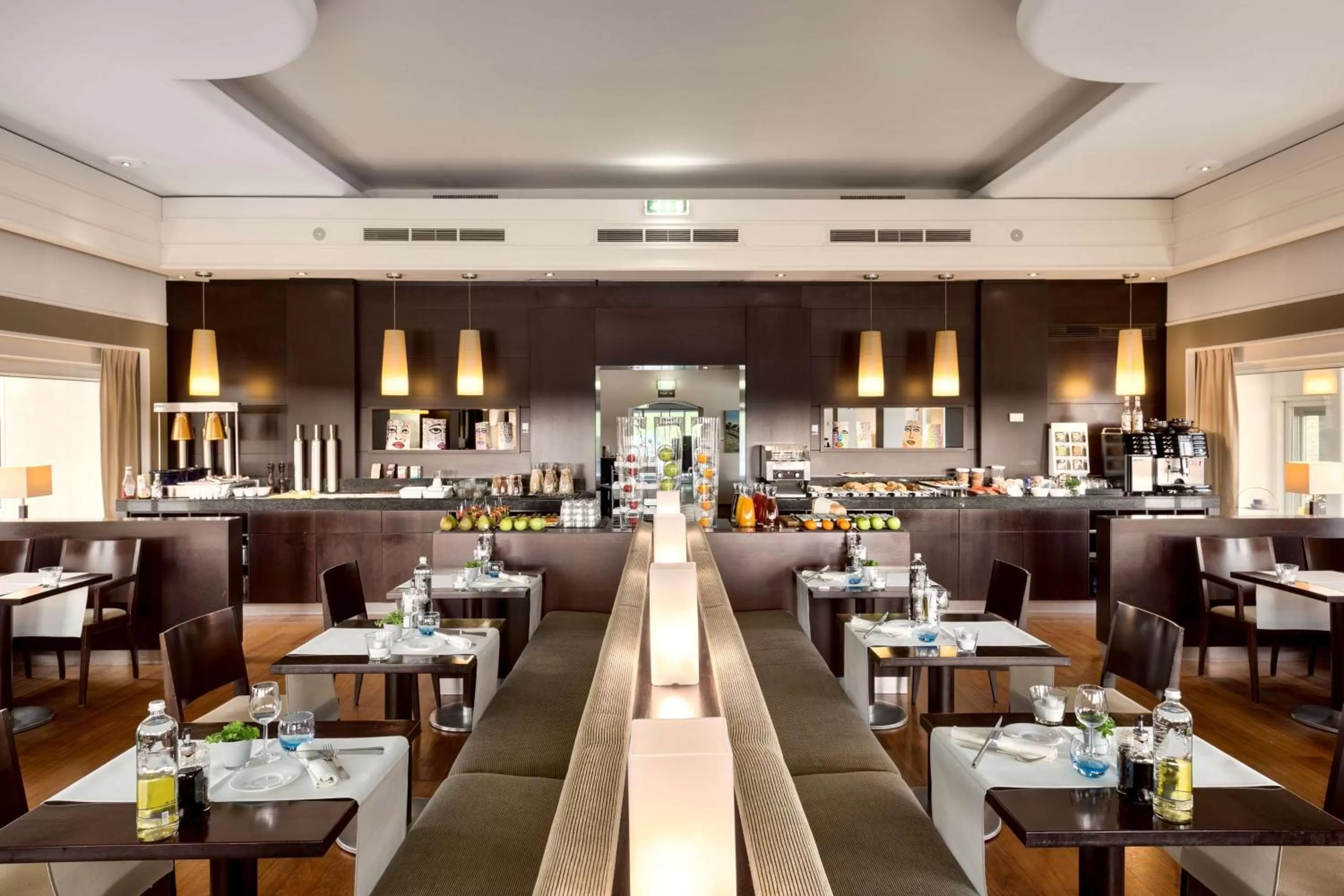 Restaurant/Places to Eat in NH Arnhem Rijnhotel