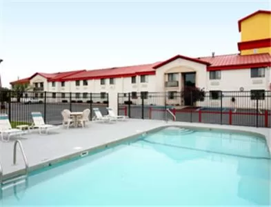 Swimming pool in Ramada by Wyndham Columbia