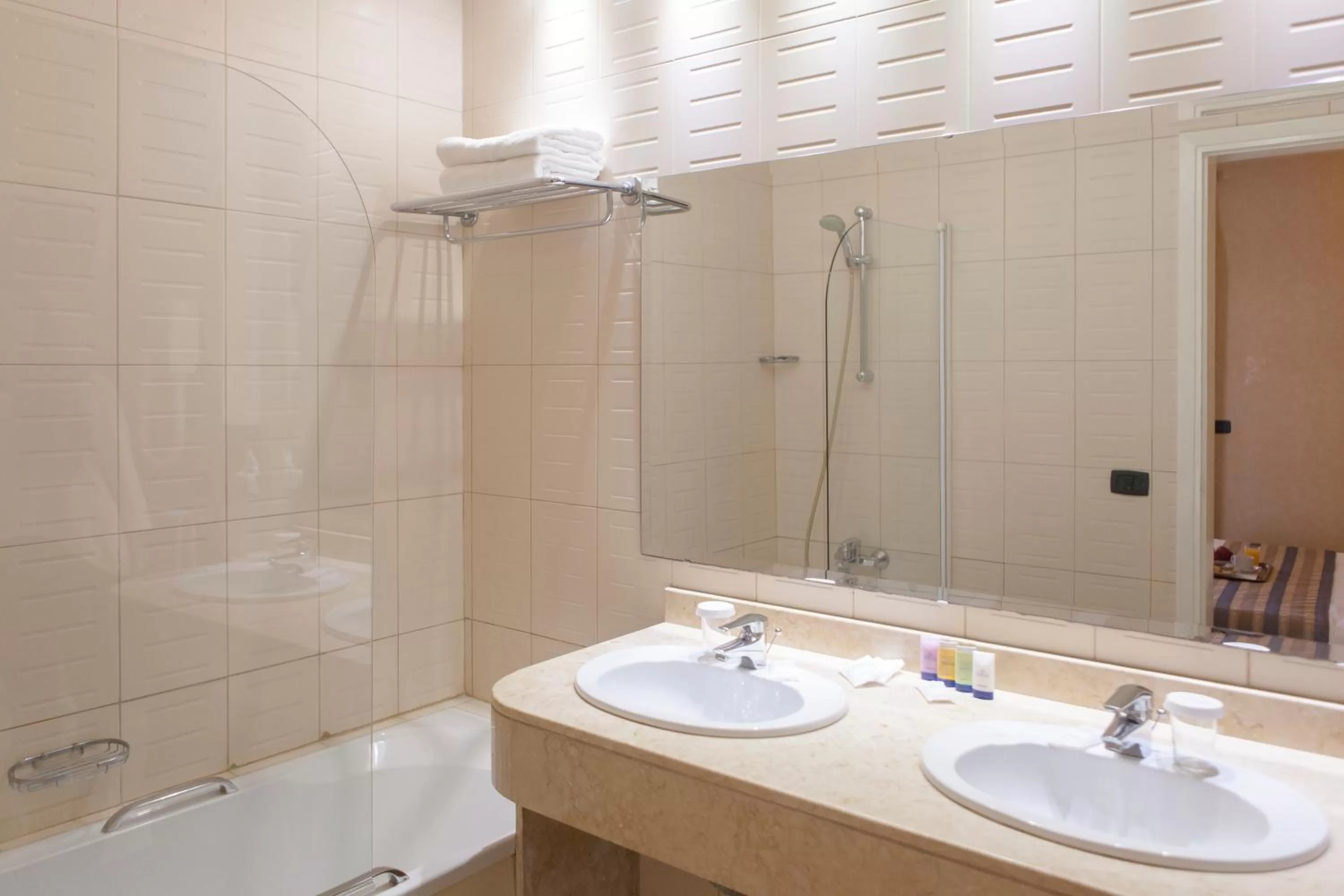 Bathroom in The Mayflower Hotel