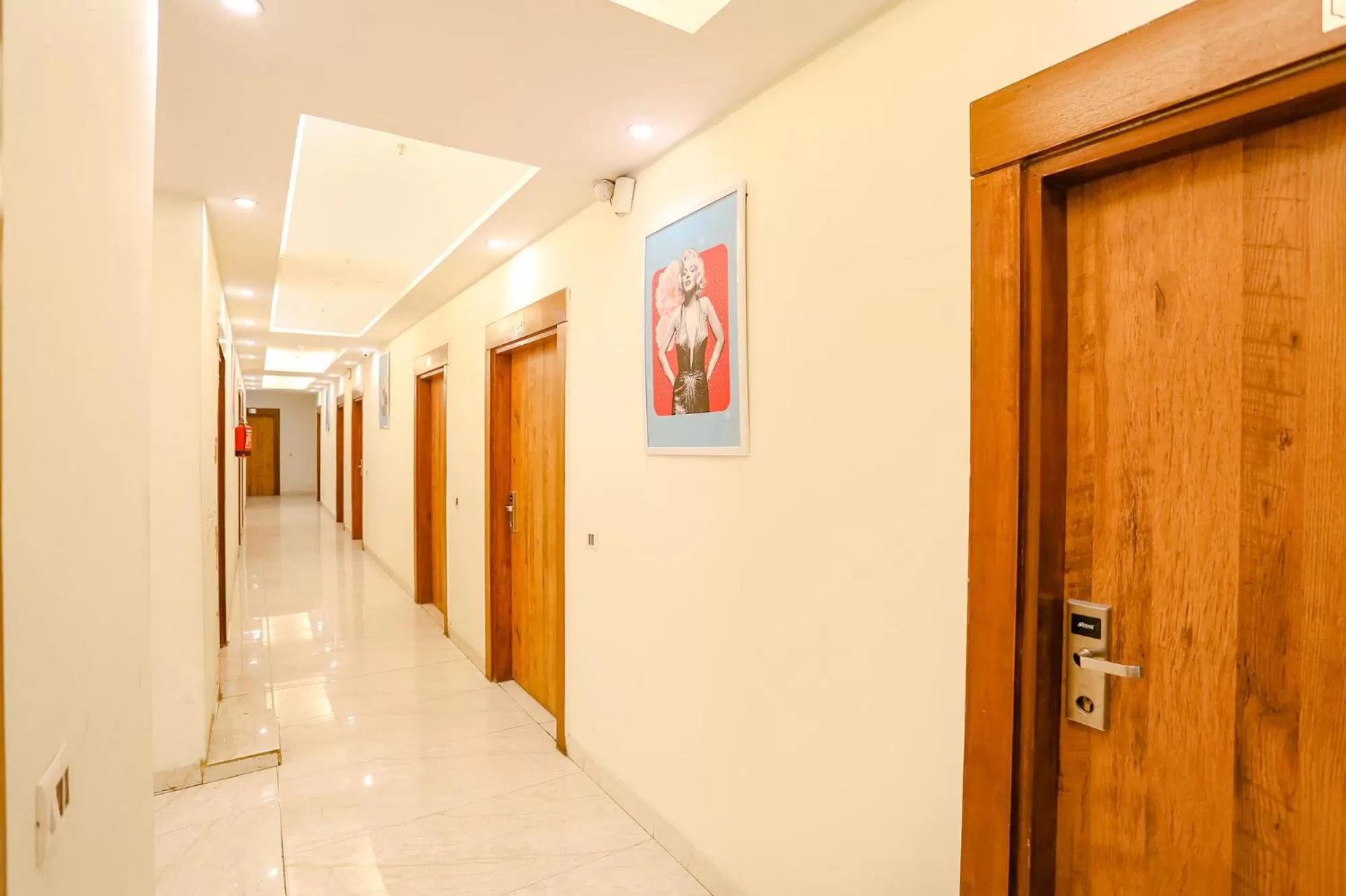 Lobby or reception in FabHotel F9 NSP - Near Pacific Mall Pitampura