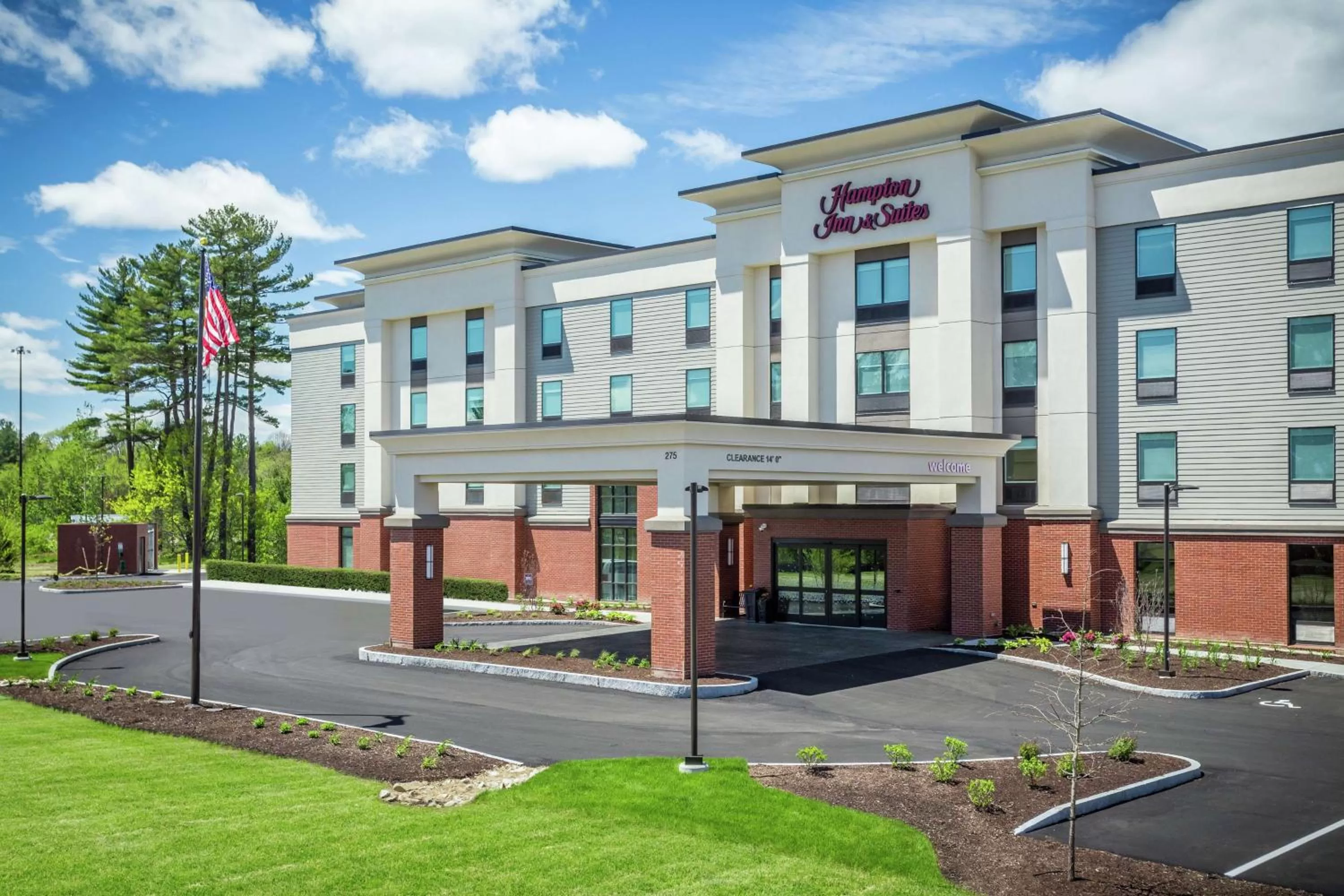 Property building in Hampton Inn & Suites Kittery-Portsmouth