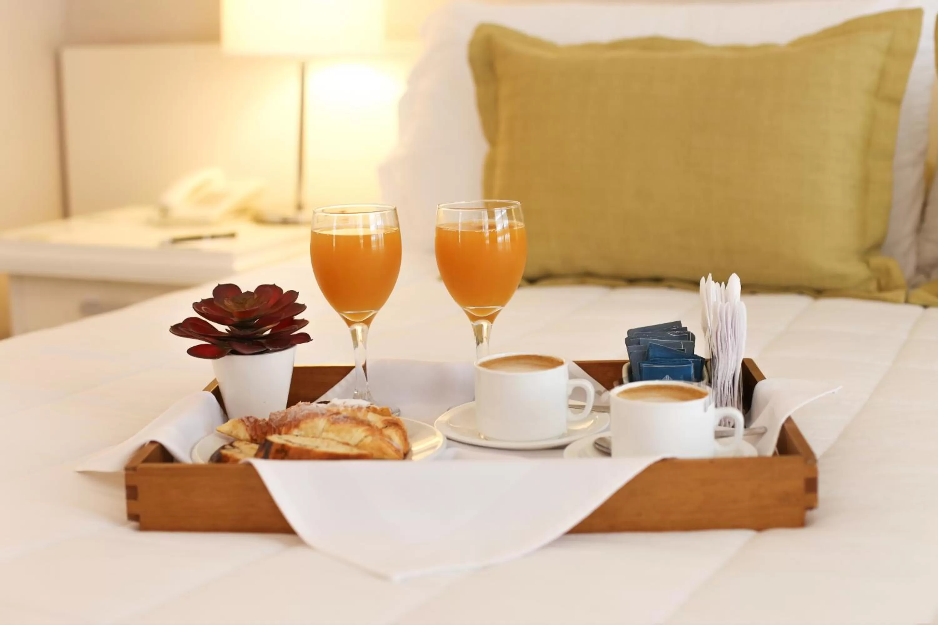 Breakfast, Bed in Hotel Guarani Asuncion