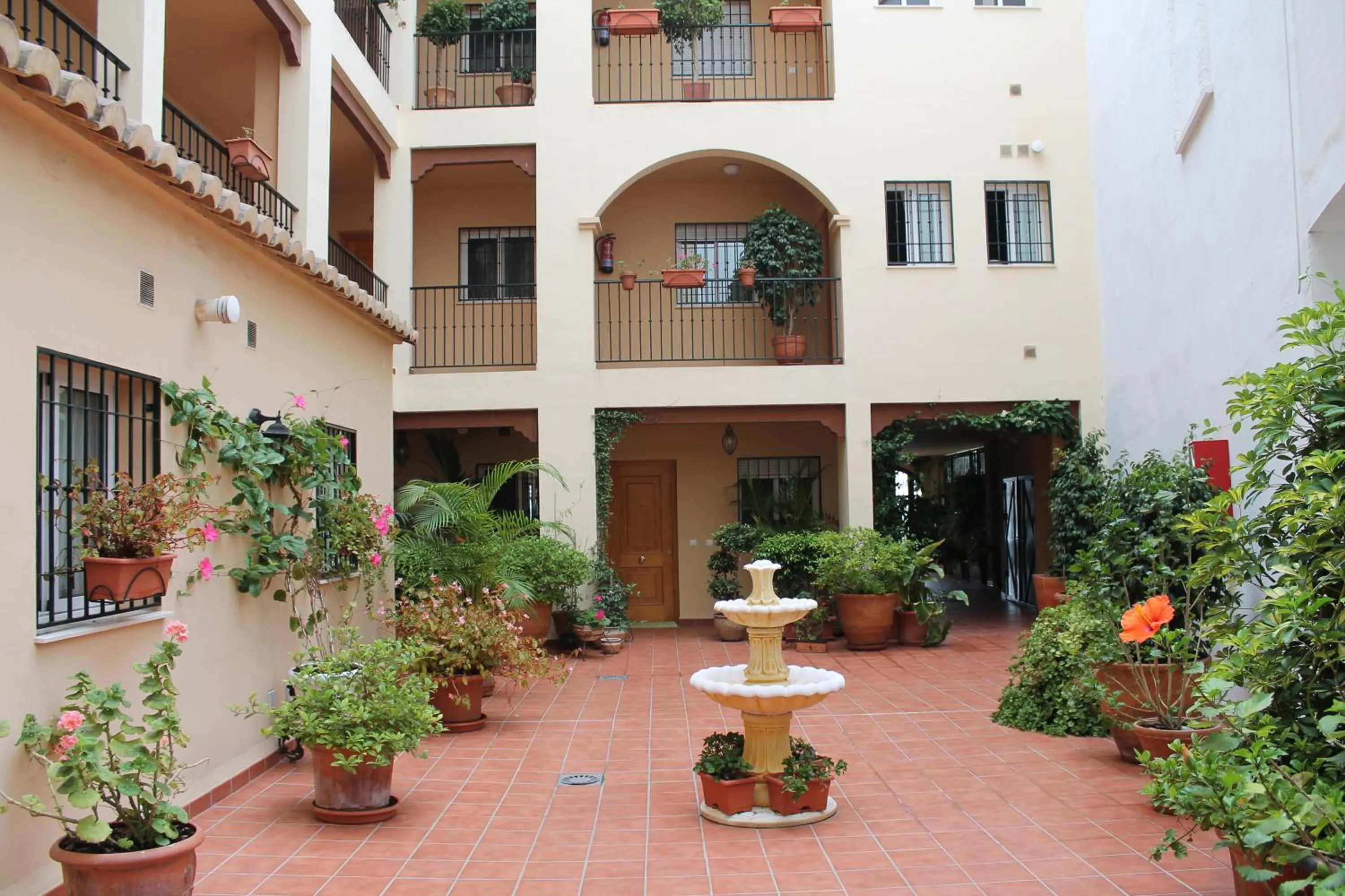 Property building in Apartamentos Turísticos Plaza del Olvido