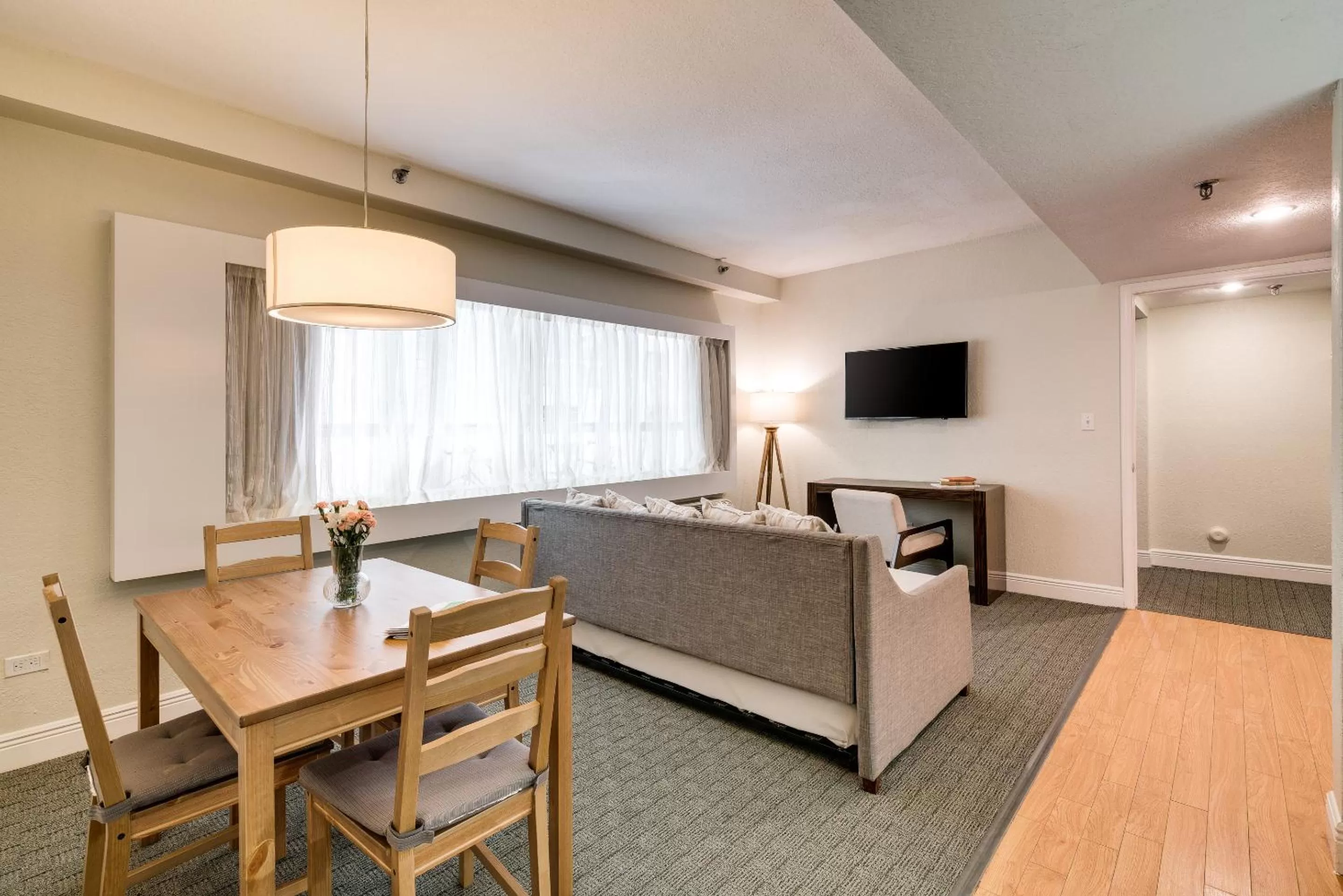 Dining area in Crest Hotel Suites
