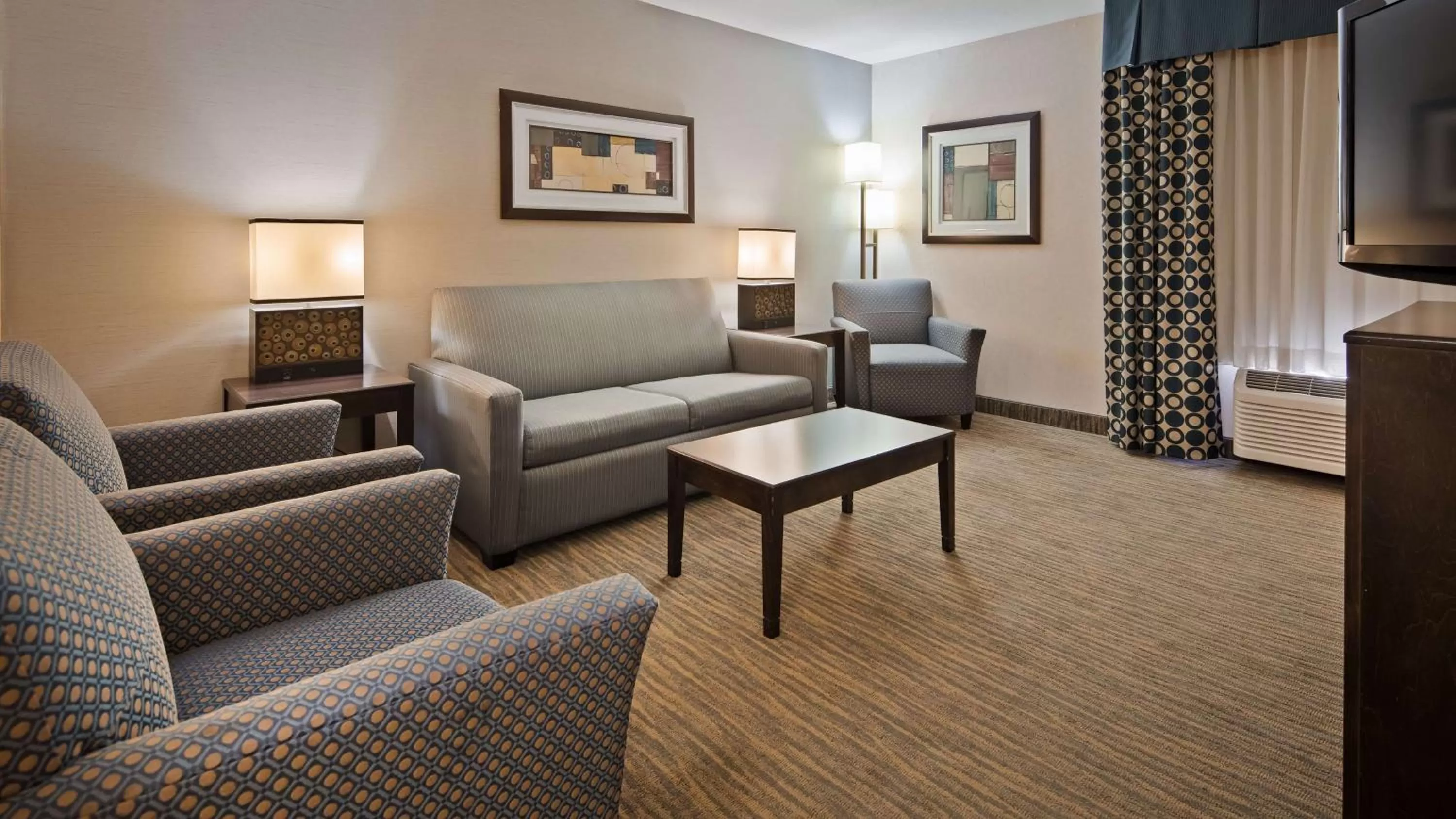TV and multimedia in Best Western Plus Coldwater Hotel