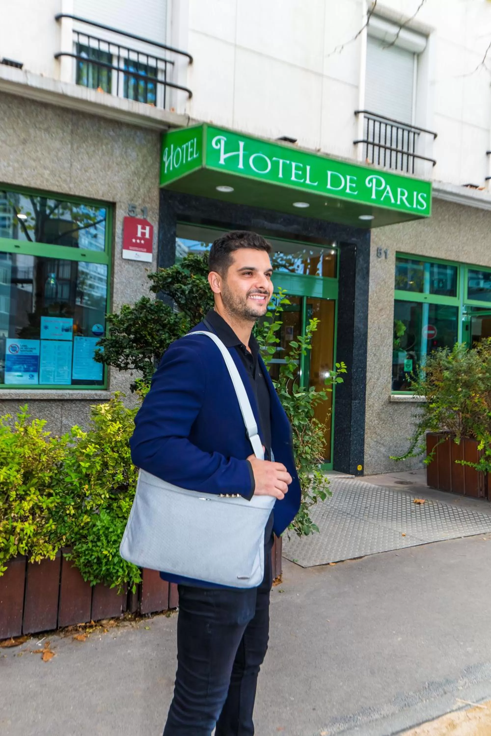 Facade/entrance in HOTEL DE PARIS MONTPARNASSE