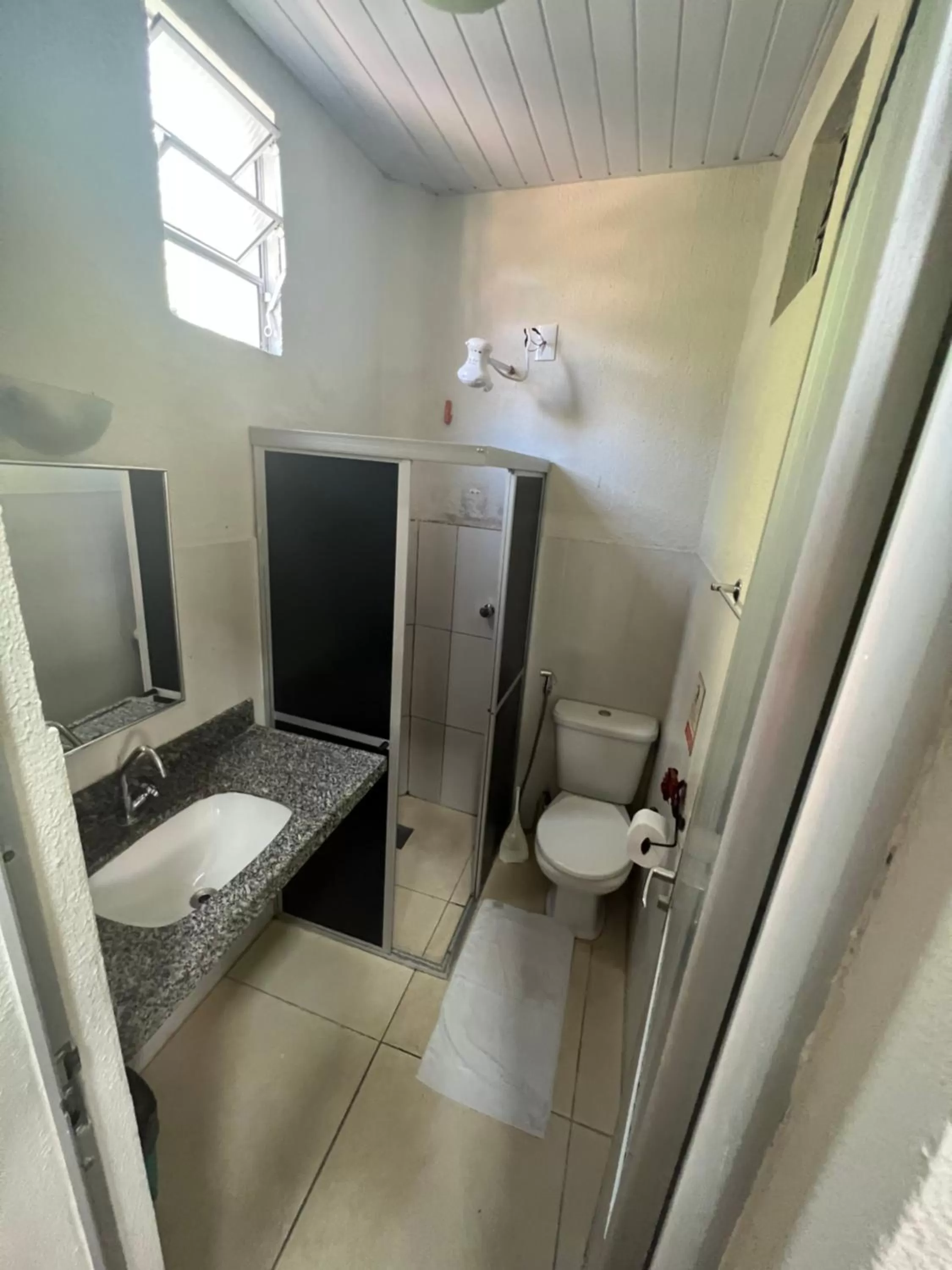 Shower, Bathroom in Pousada Hostal Iracema