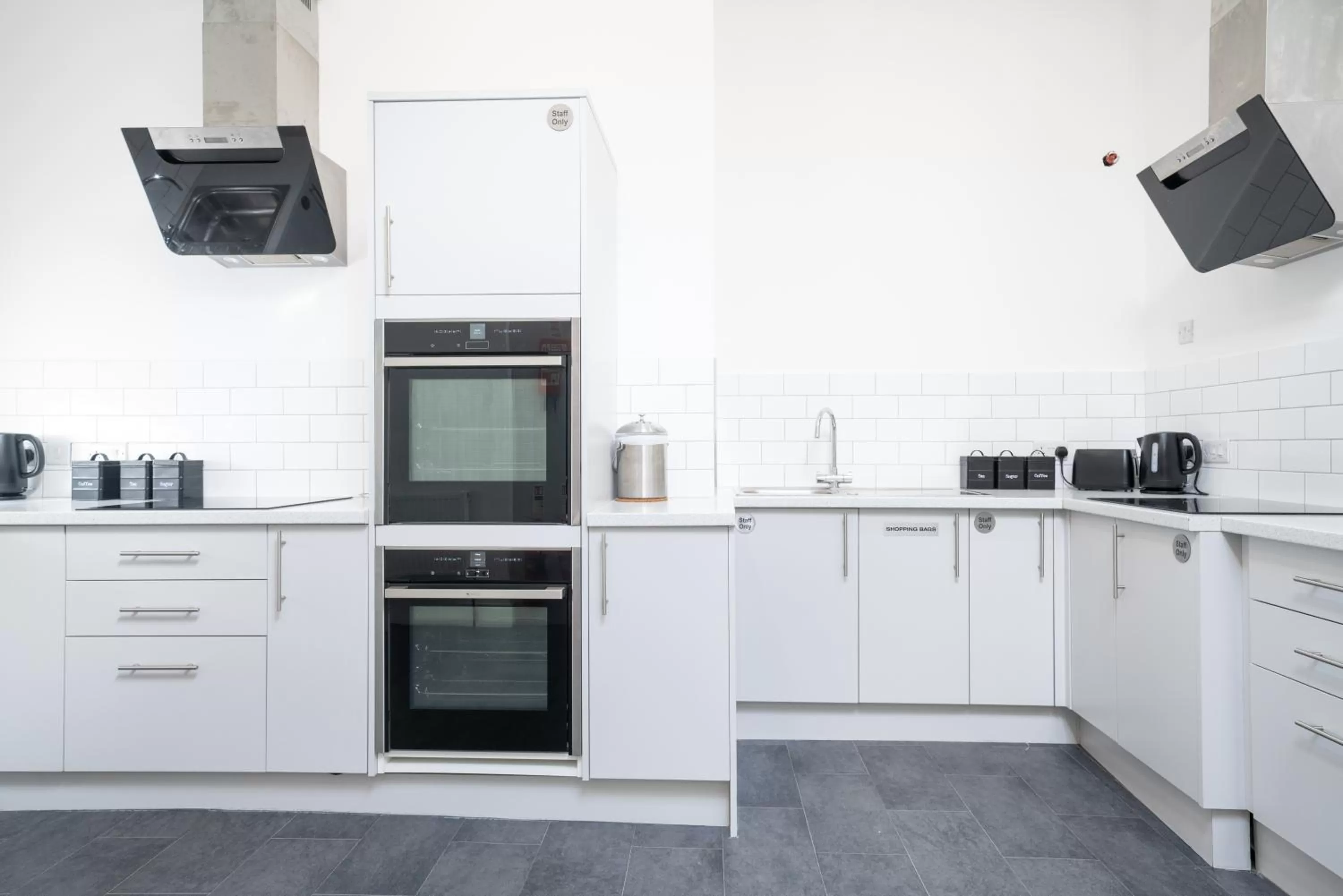 The Veteran Hotel & Bar